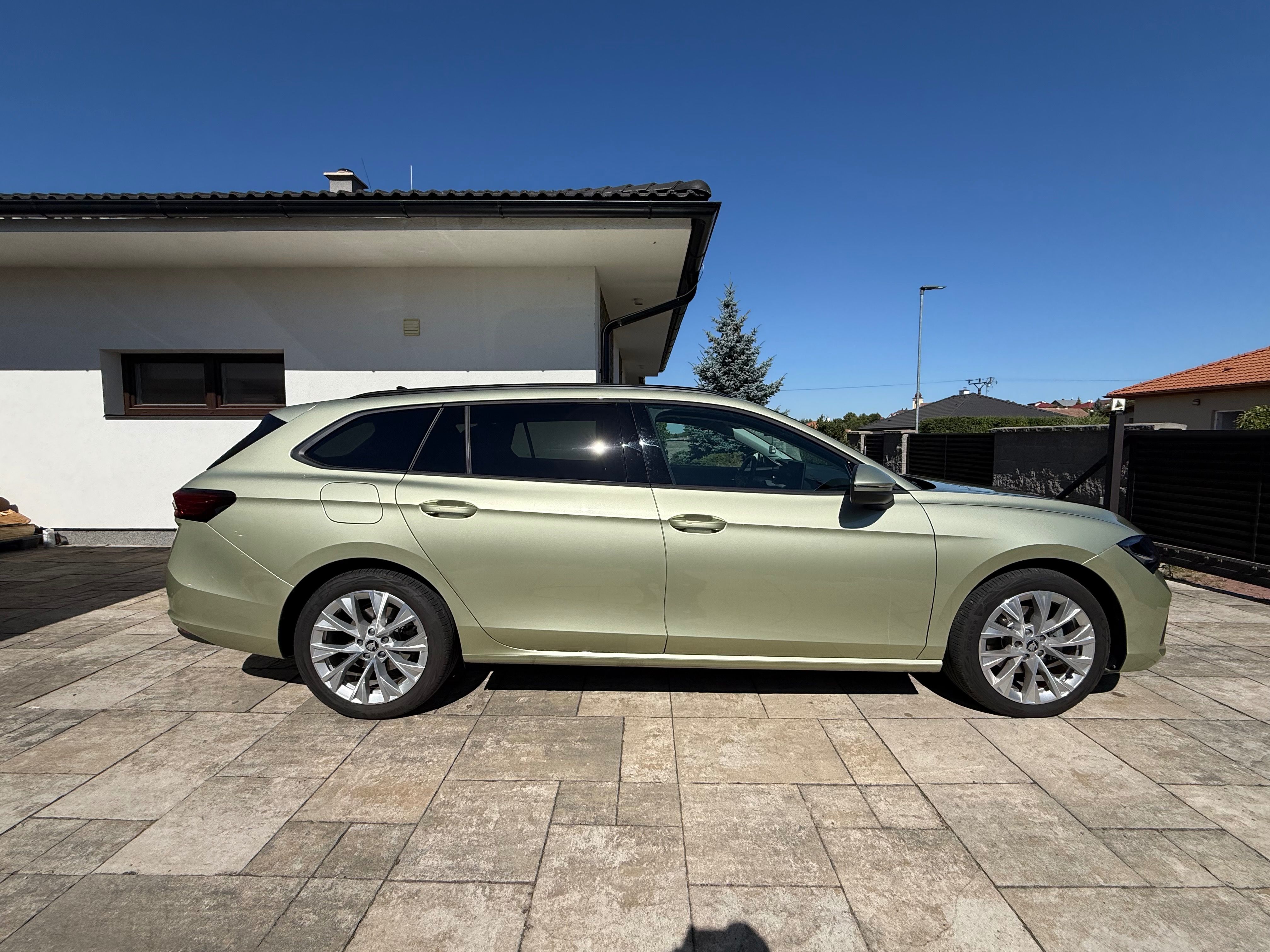 Škoda Superb, 2.0 TDI 110kw, Selection - fotka 5
