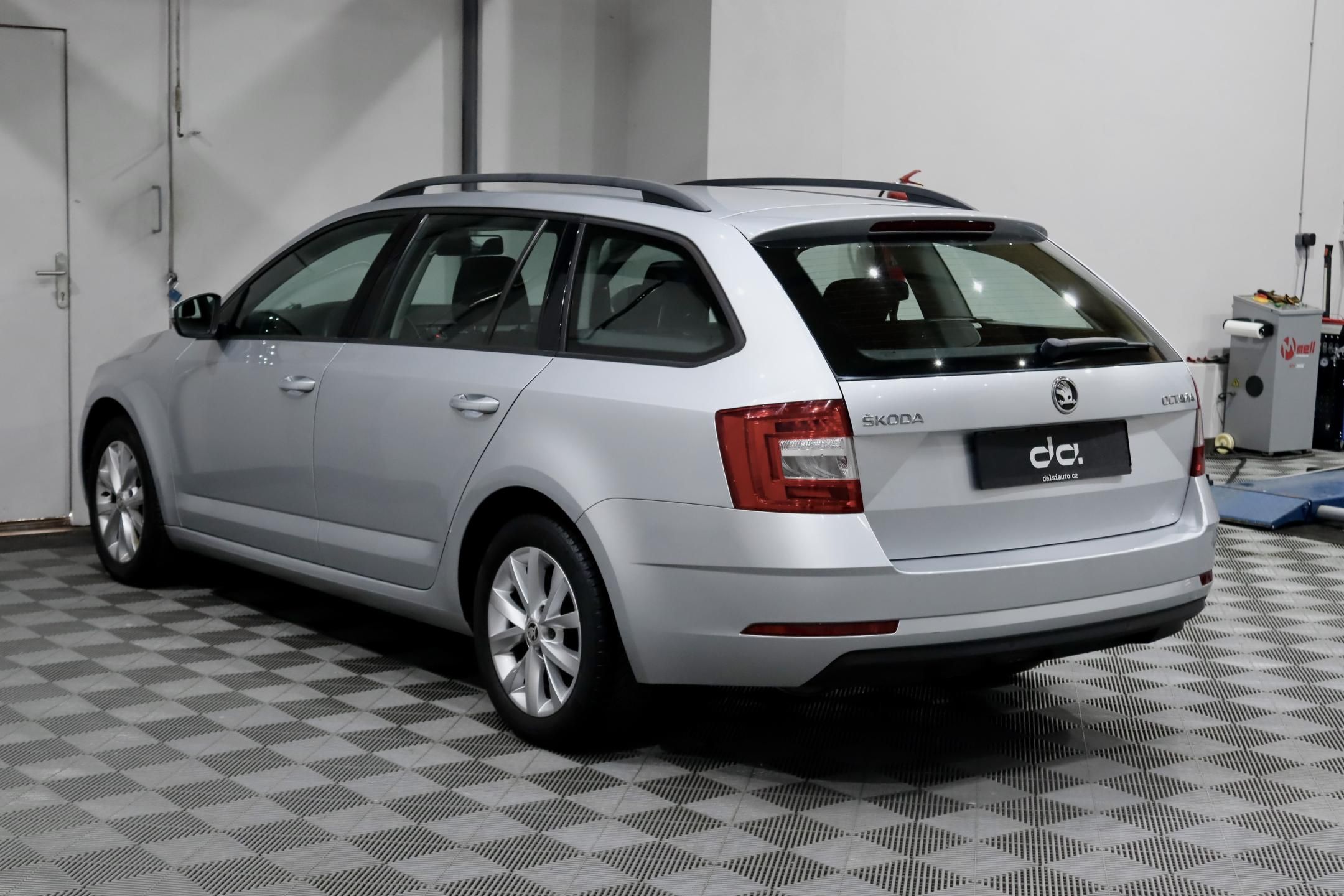 Škoda Octavia, 3 FL Combi 1.4 TSI 110 kW - fotka 6