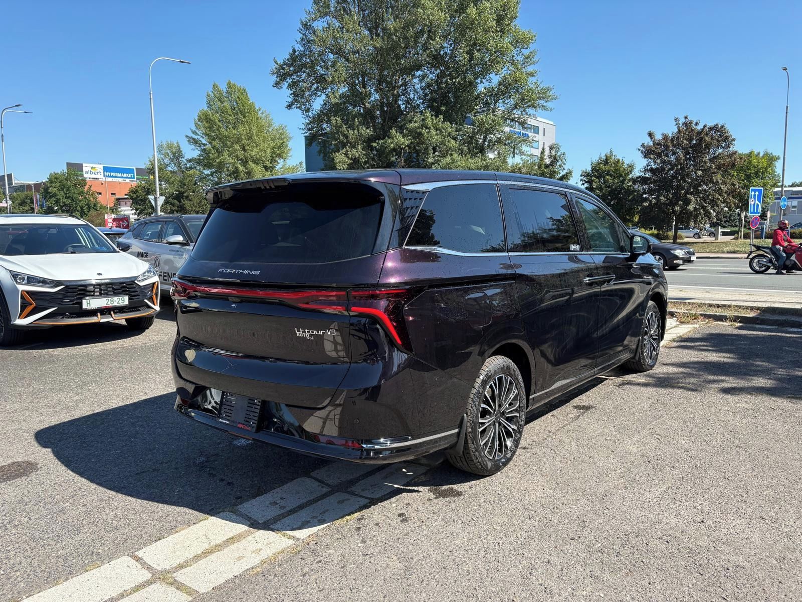 Dongfeng U-Tour, V9 HEV Marble Black - fotka 5