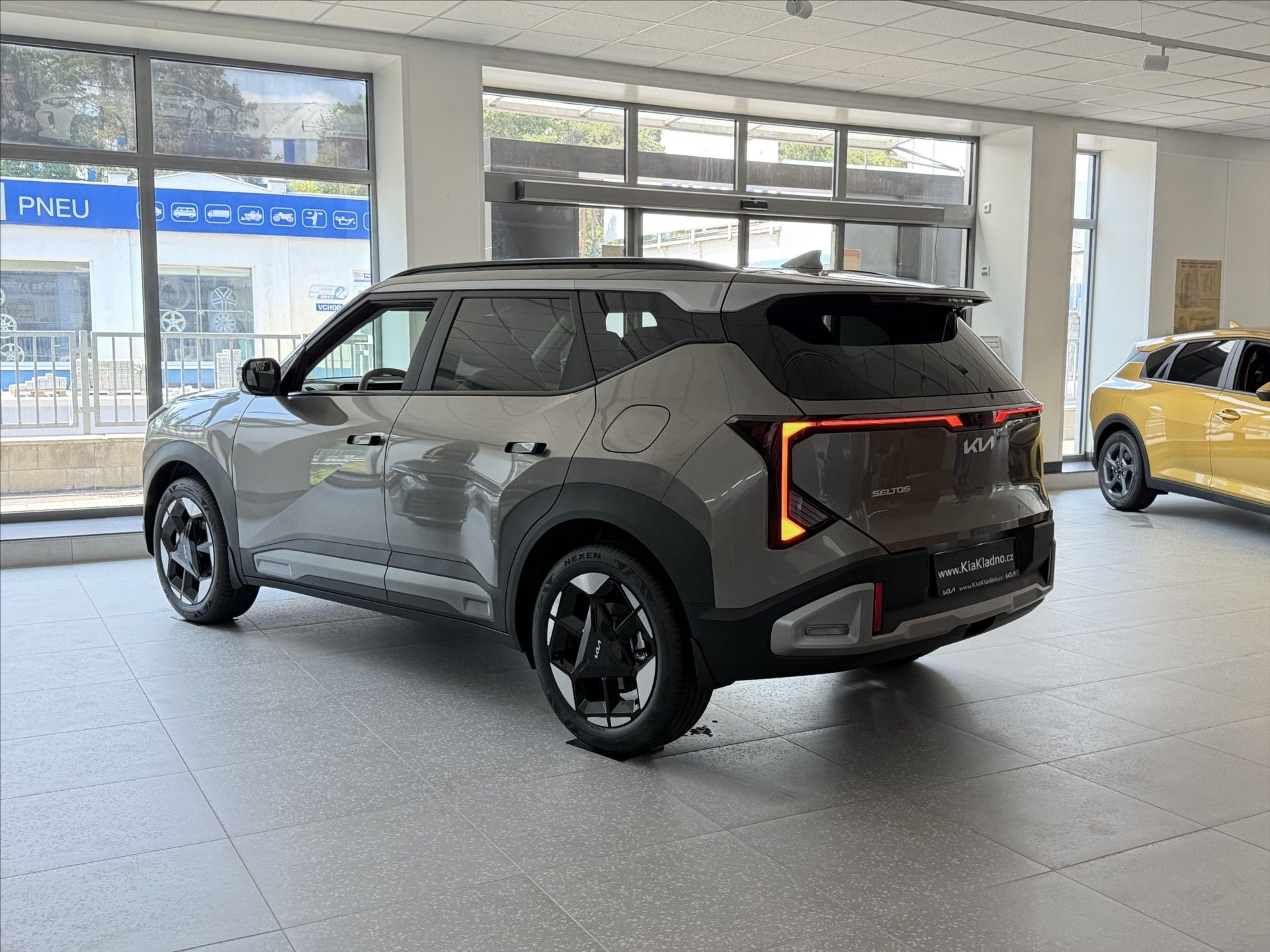 Kia Seltos, 1,6 T-GDI 4X2 DCT EXCLUSIVE DE - fotka 4