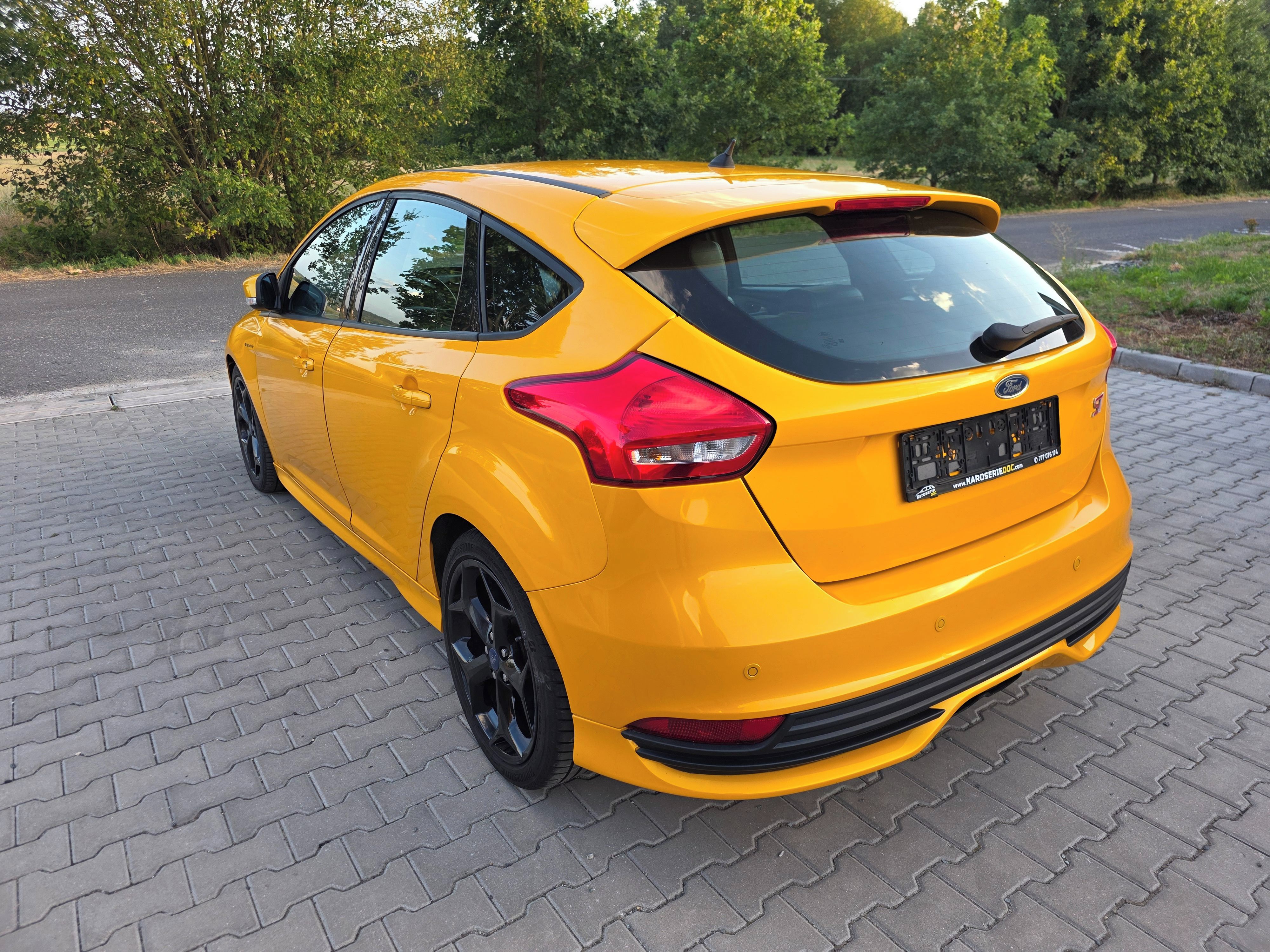 Ford Focus, 2.0 ST 184kW Recaro Top Stav - fotka 4