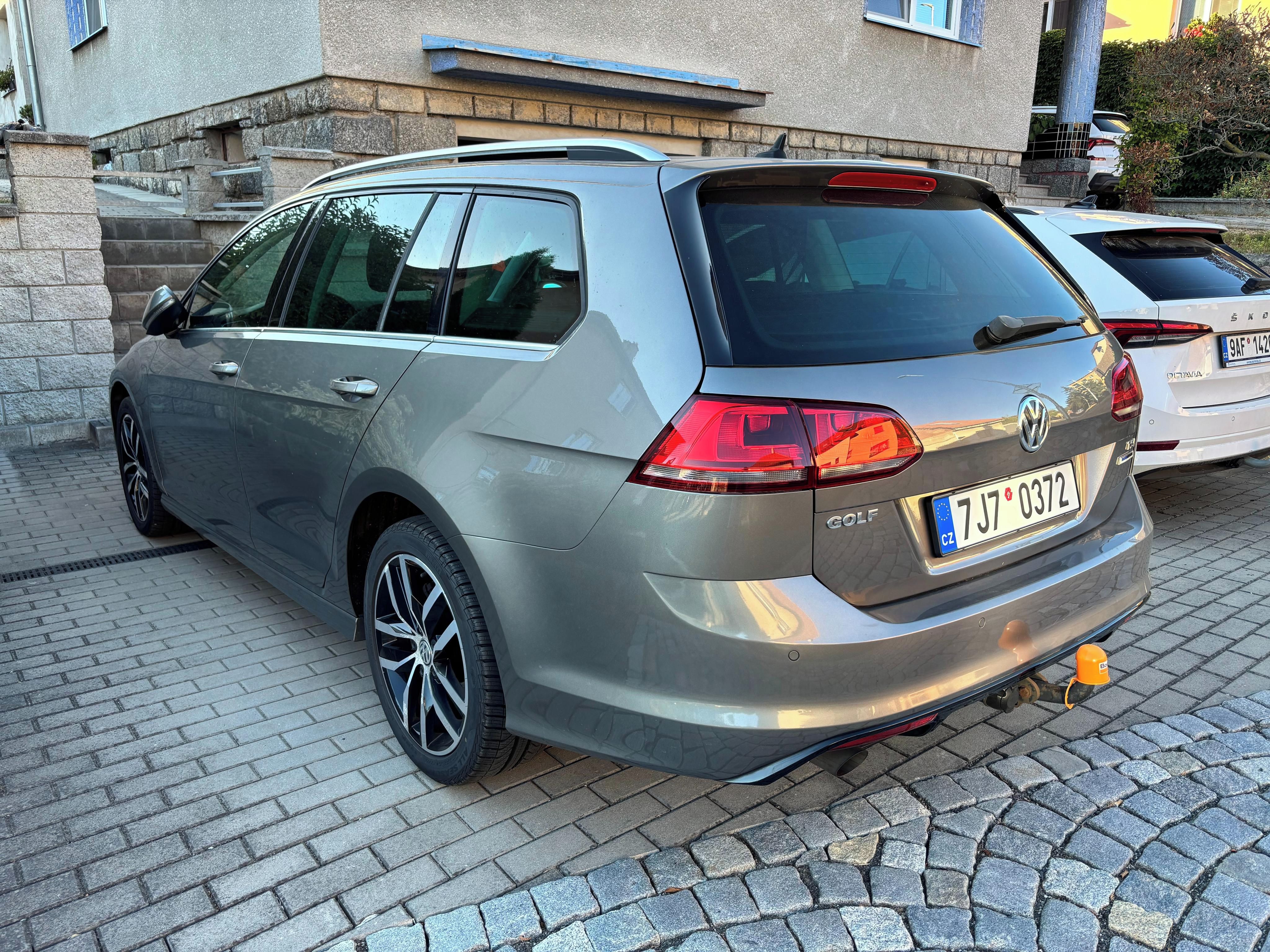 Volkswagen Golf, 1.2 TSi 81 kW R line - fotka 5