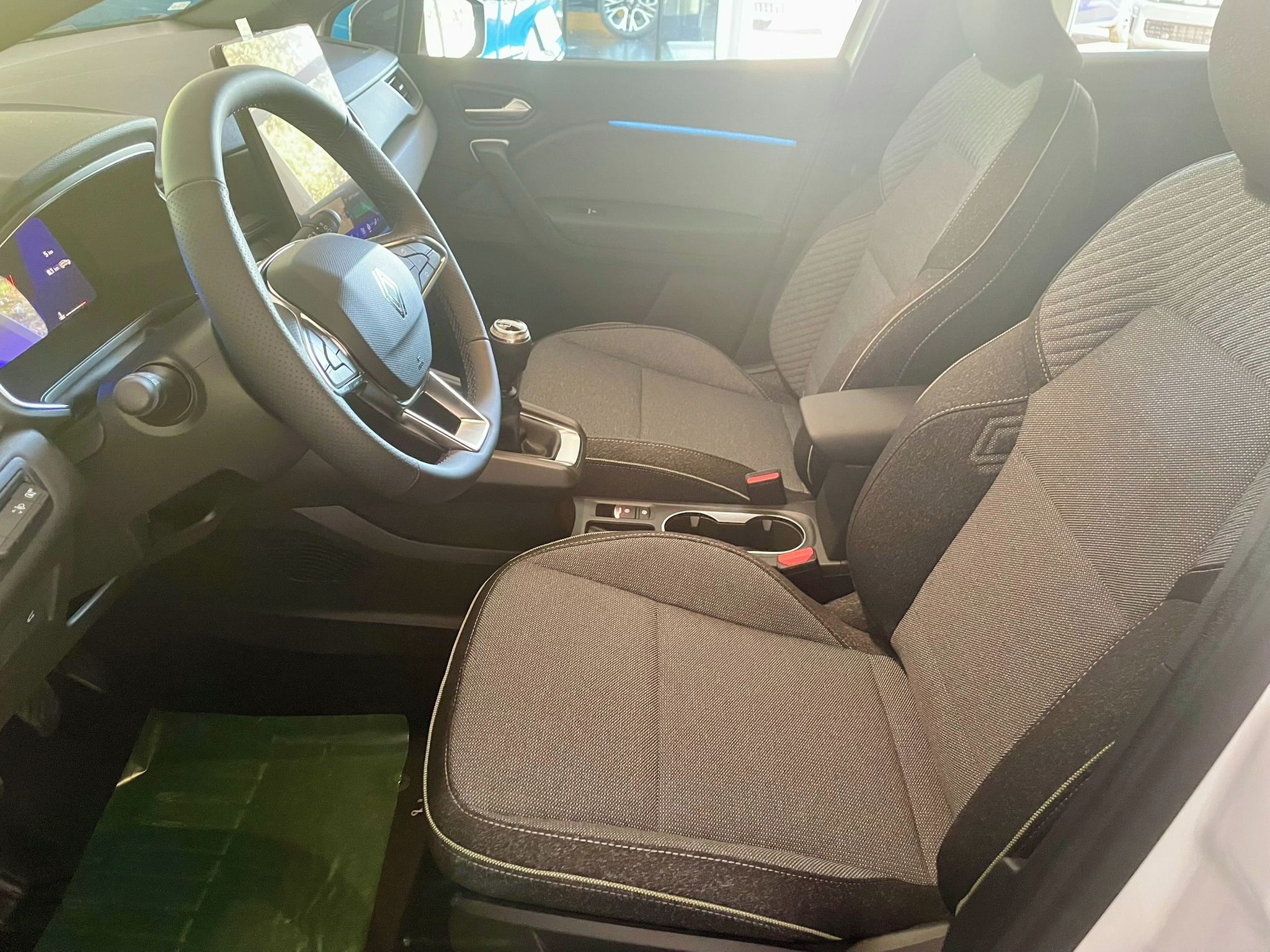 Renault Symbioz, Techno mild hybrid 140 - fotka 5