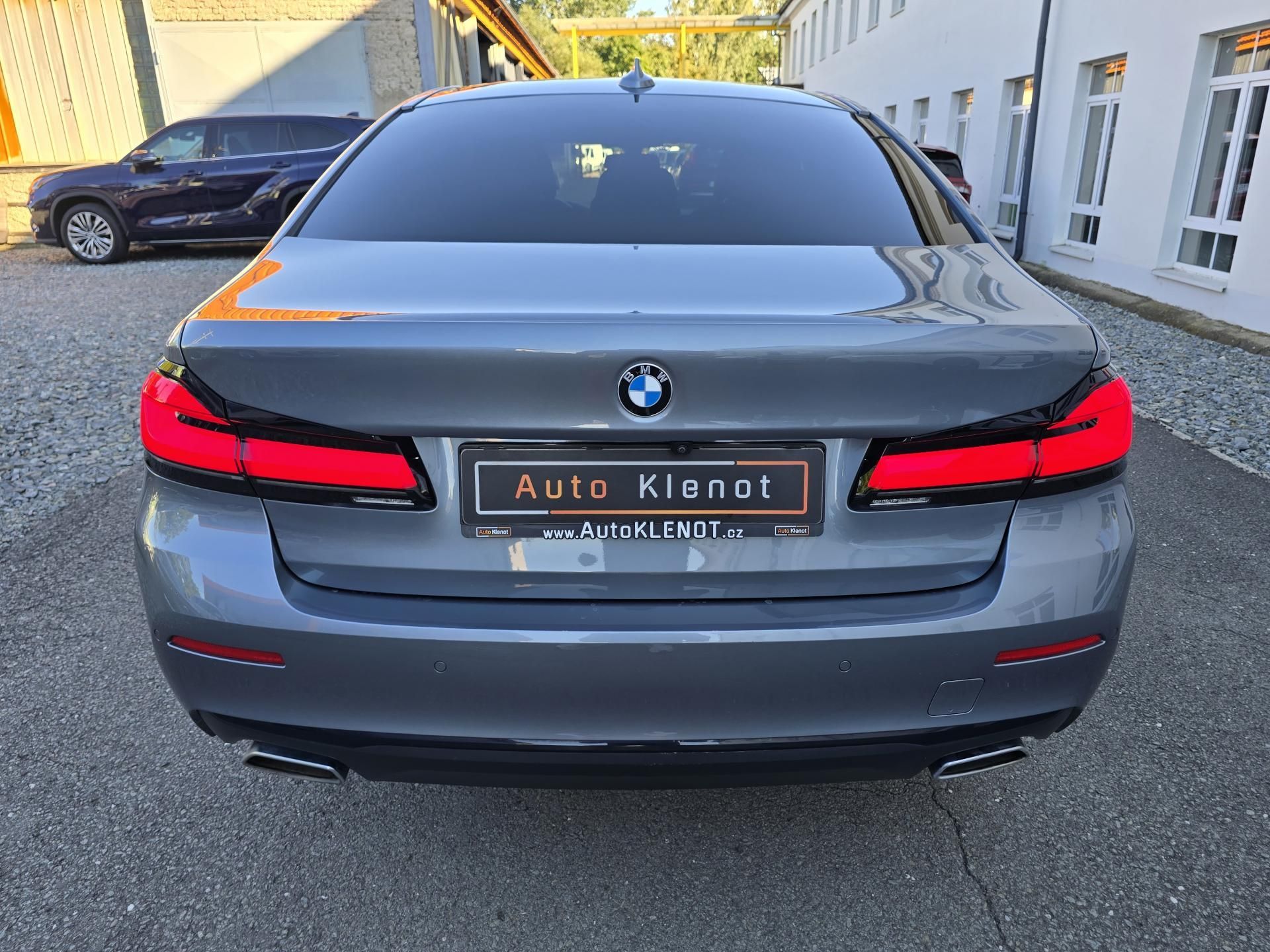 BMW Řada 5, 530d 210kW XDRIVE HEADup - DPH - fotka 6