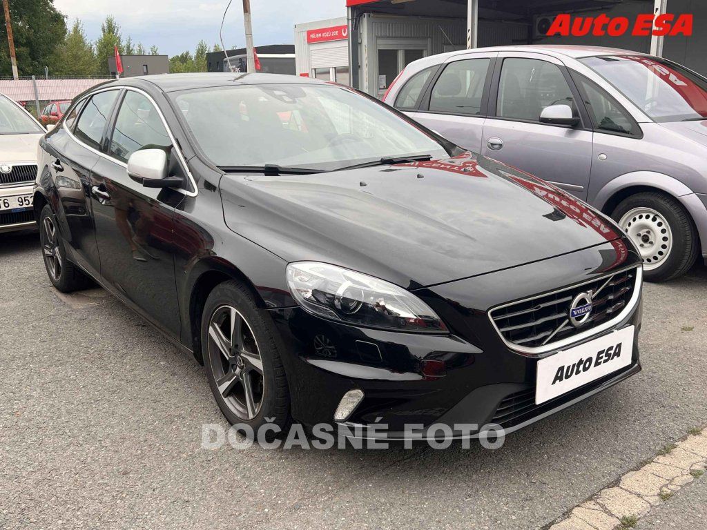 Volvo V40, 2.0d,NAVI,XENON,POLOKŮŽE