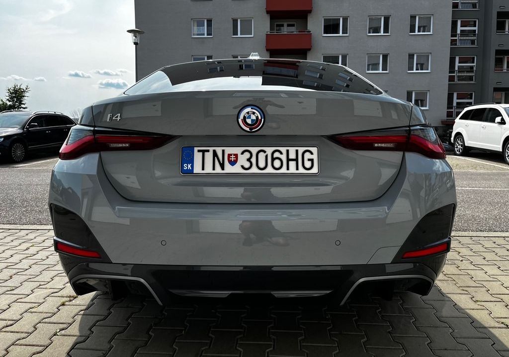 BMW i4, 40/Msport - fotka 4