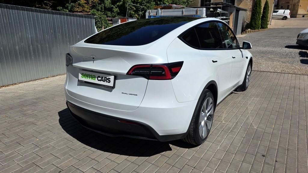 Tesla Model Y, Long Range AWD DE SoH 92,4% - fotka 5
