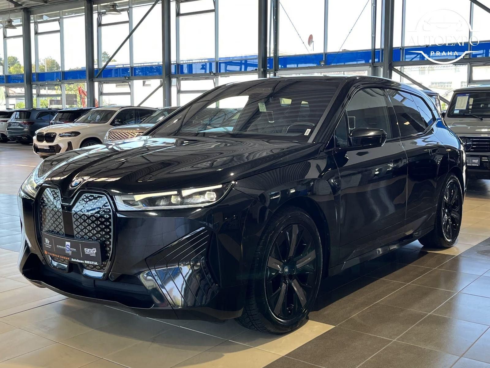 BMW iX, 50* - fotka 2