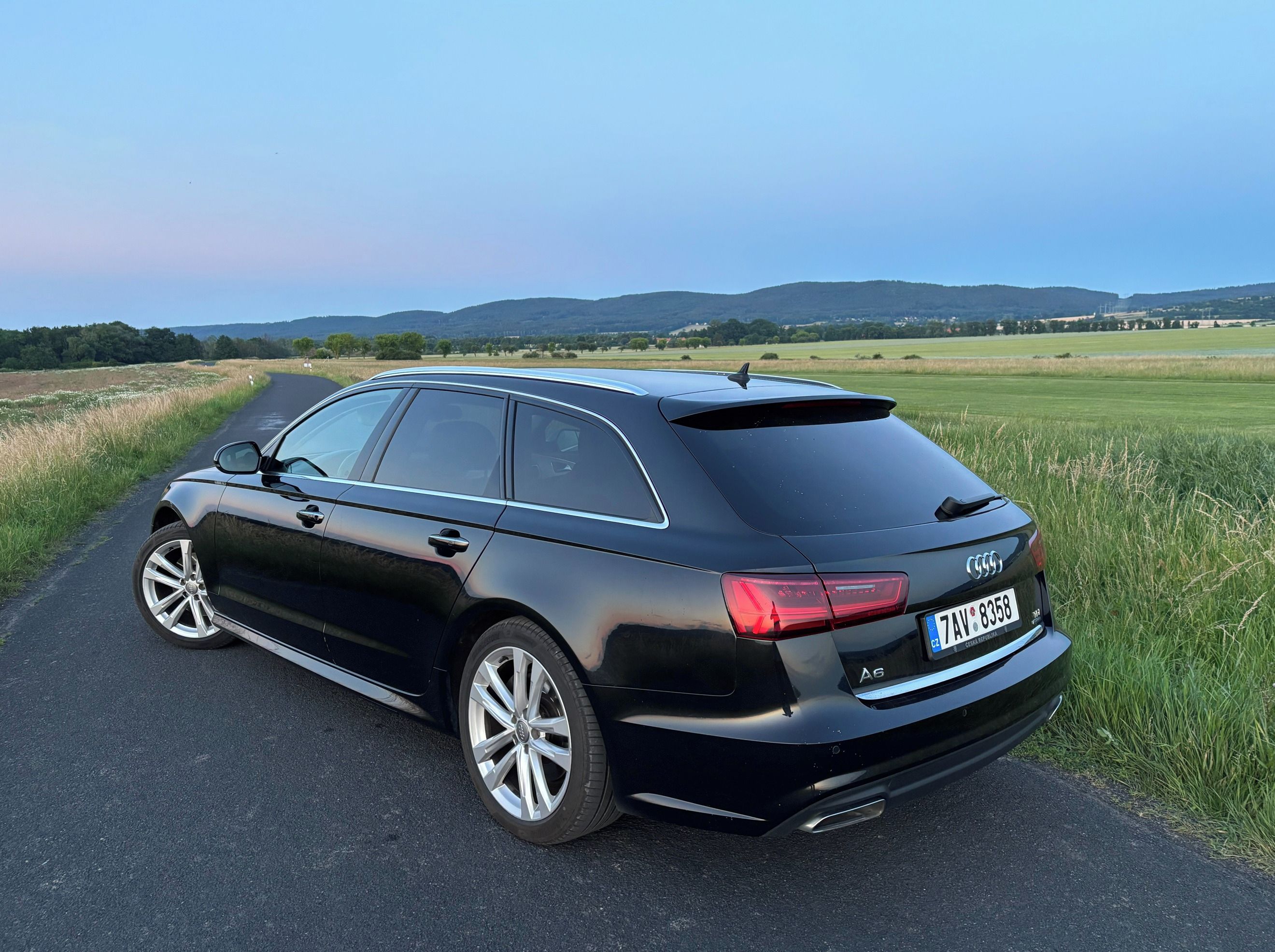 Audi A6 Avant, s-line - fotka 6