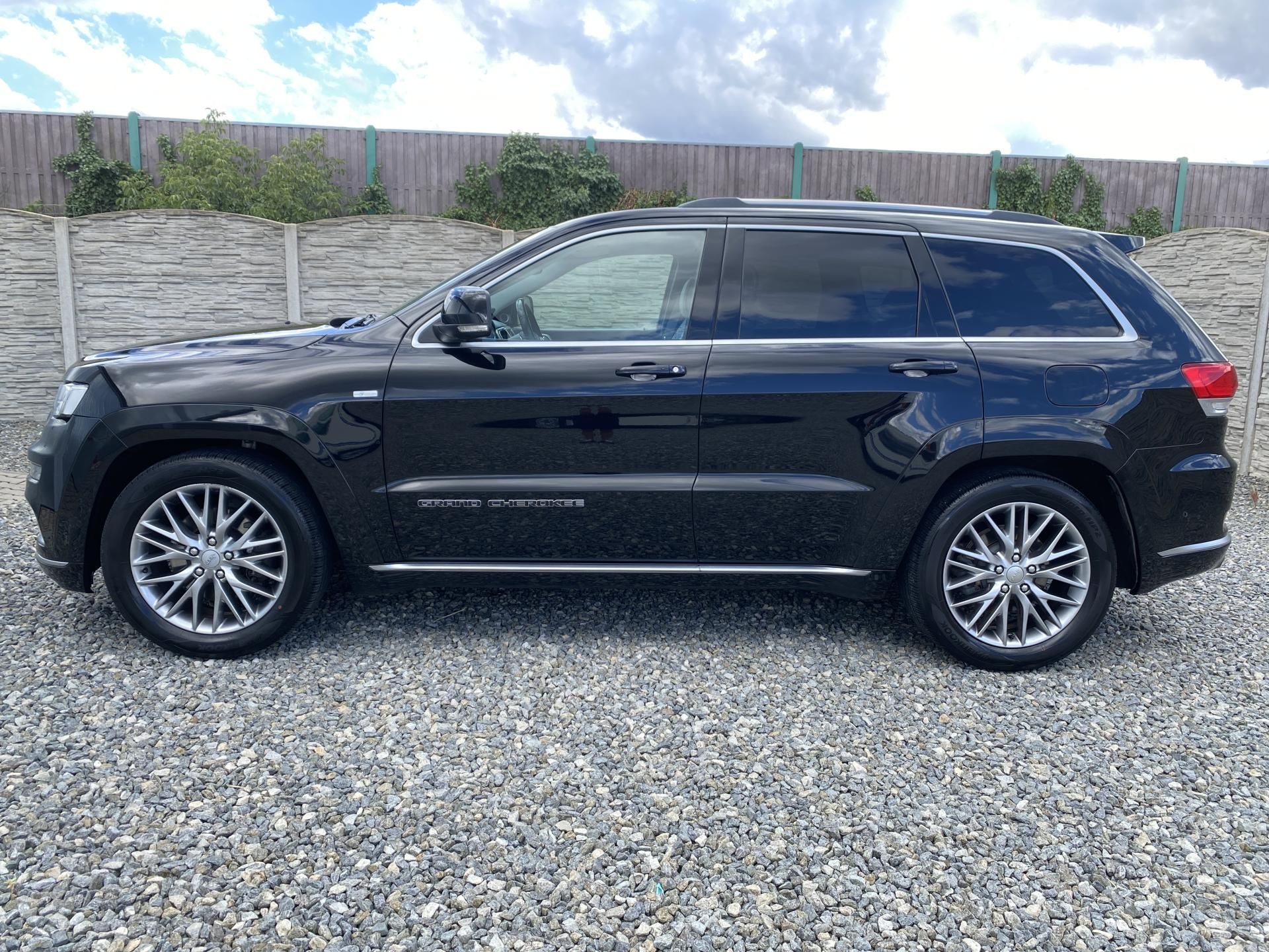 Jeep Grand Cherokee, 3.0CRDi 4x4 SUMMIT EXTRA FULL! - fotka 4