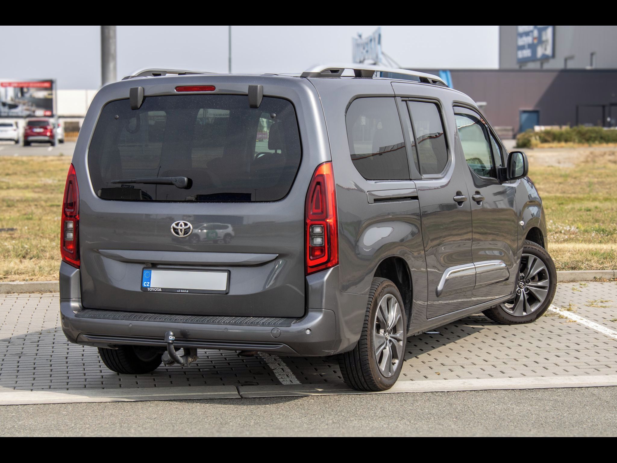 Toyota Proace City Verso, 2020 AT 96kW - fotka 4