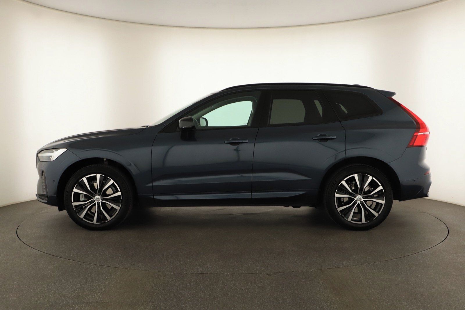 Volvo XC60, B4 AWD - fotka 3