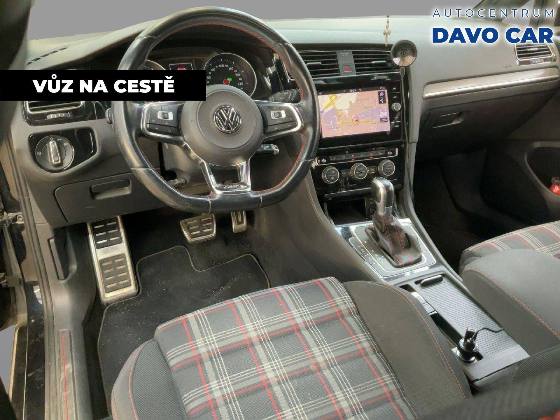 Volkswagen Golf, 2.0 GTI 169kW DSG 1.Maj. - fotka 2