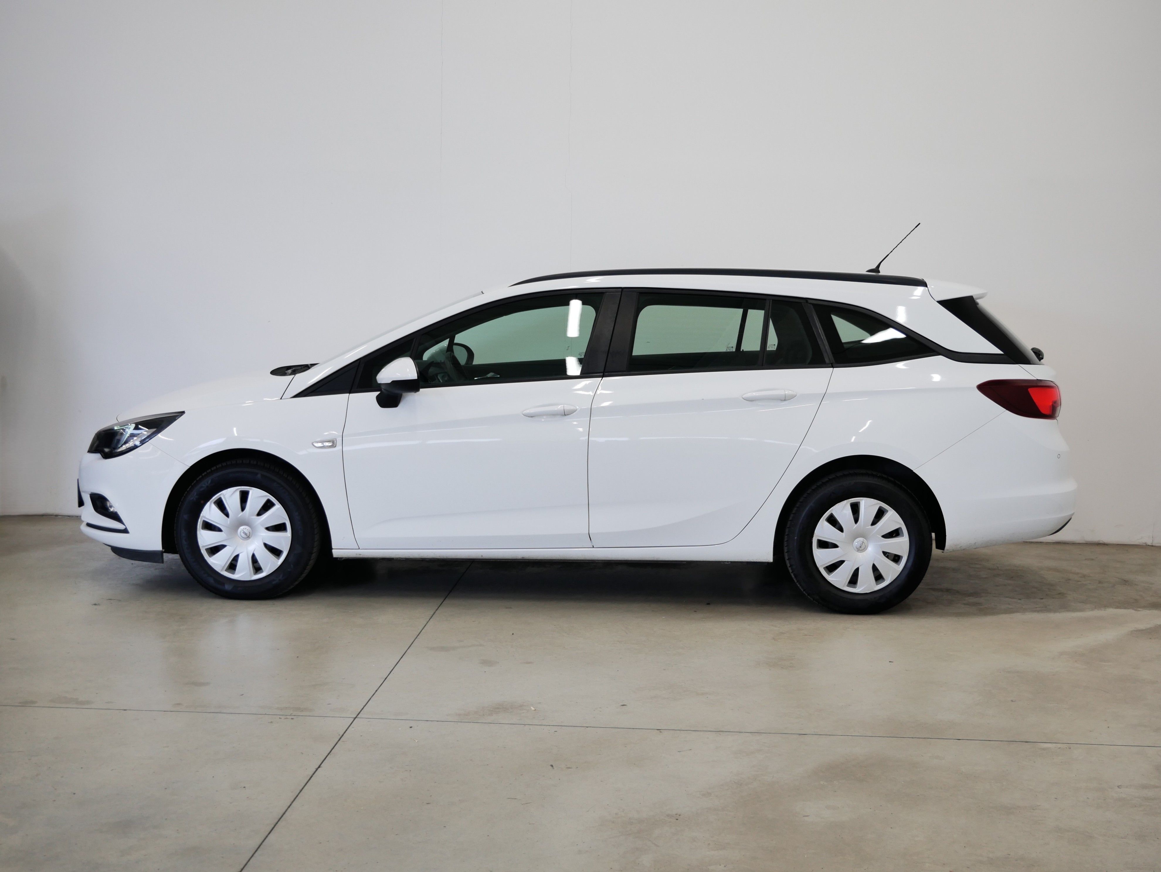 Opel Astra, 1.6 CDTi 81 kW Sports Tourer - fotka 3