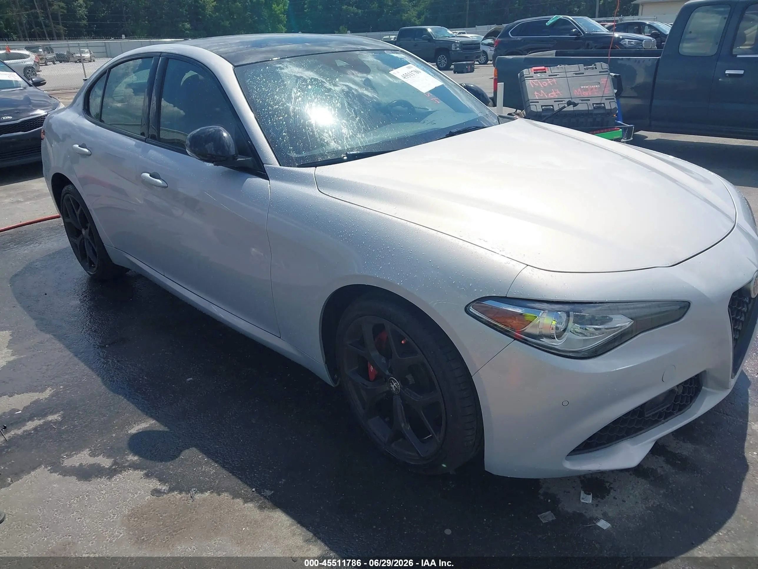 Alfa Romeo Giulia, Auto na cestě - fotka 2