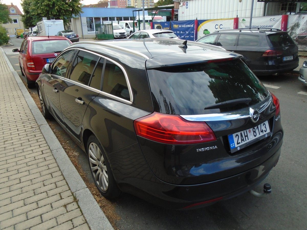 Opel Insignia, 2.0 CDTi Combi 4X4 Automat - fotka 4