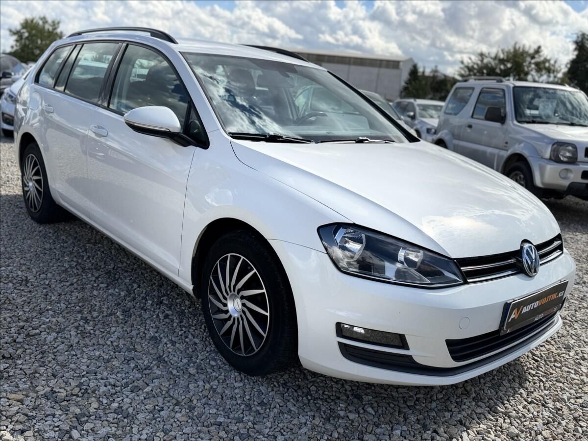 Volkswagen Golf, 1,6 TDI NAVIGACE +SADA ALU KOL - fotka 3