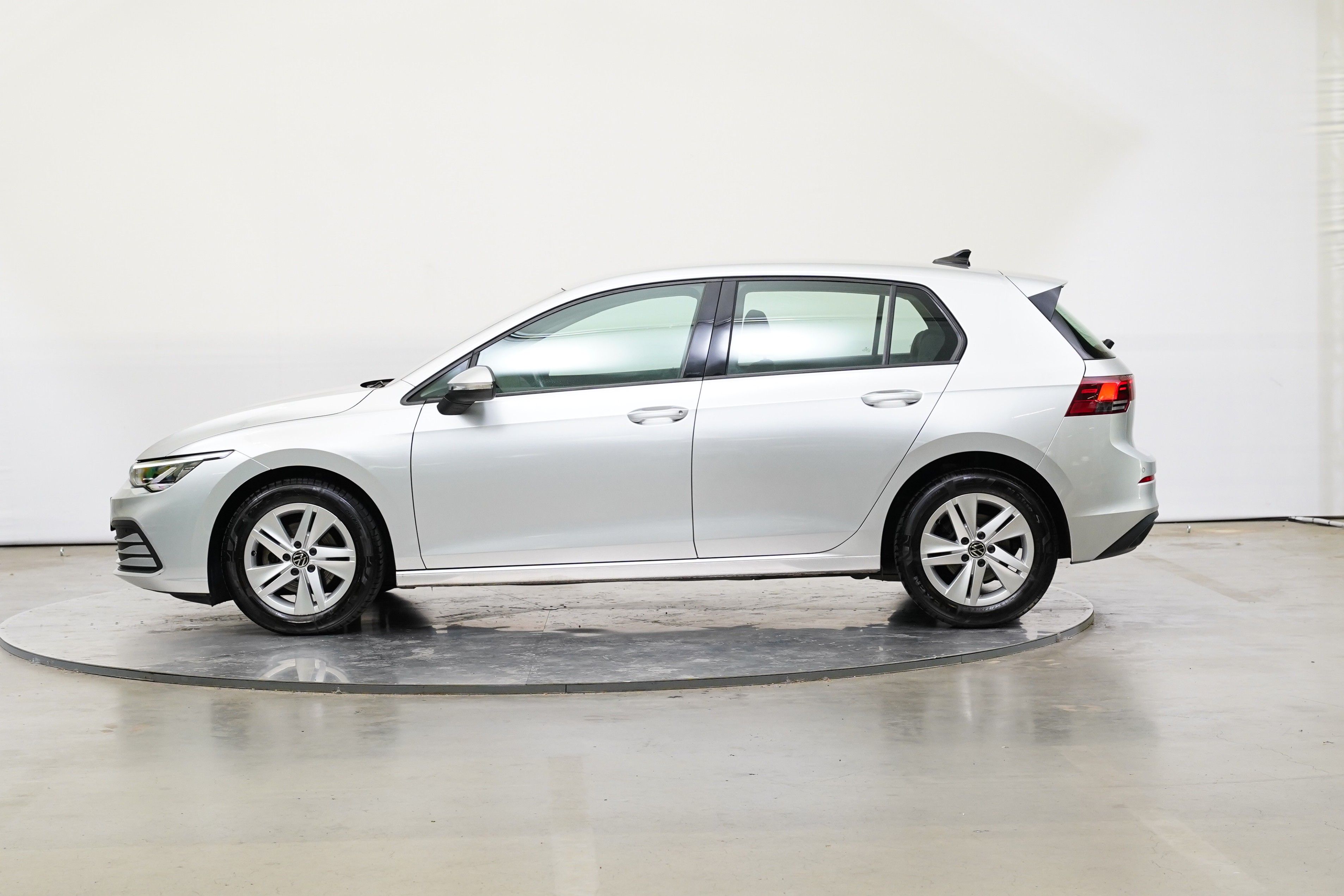 Volkswagen Golf, 1.0 TSI 81 kW Life - fotka 3