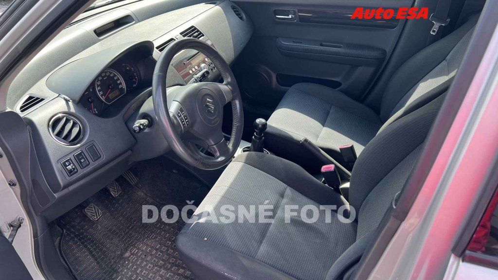 Suzuki Swift, 1.3i - fotka 3