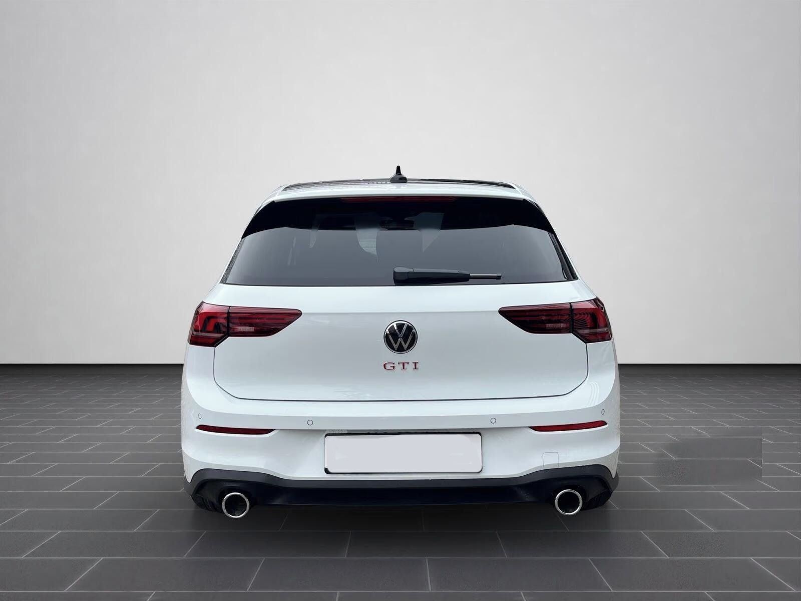 Volkswagen Golf, GTI 2.0 TSI DSG* 360° kamera* - fotka 4