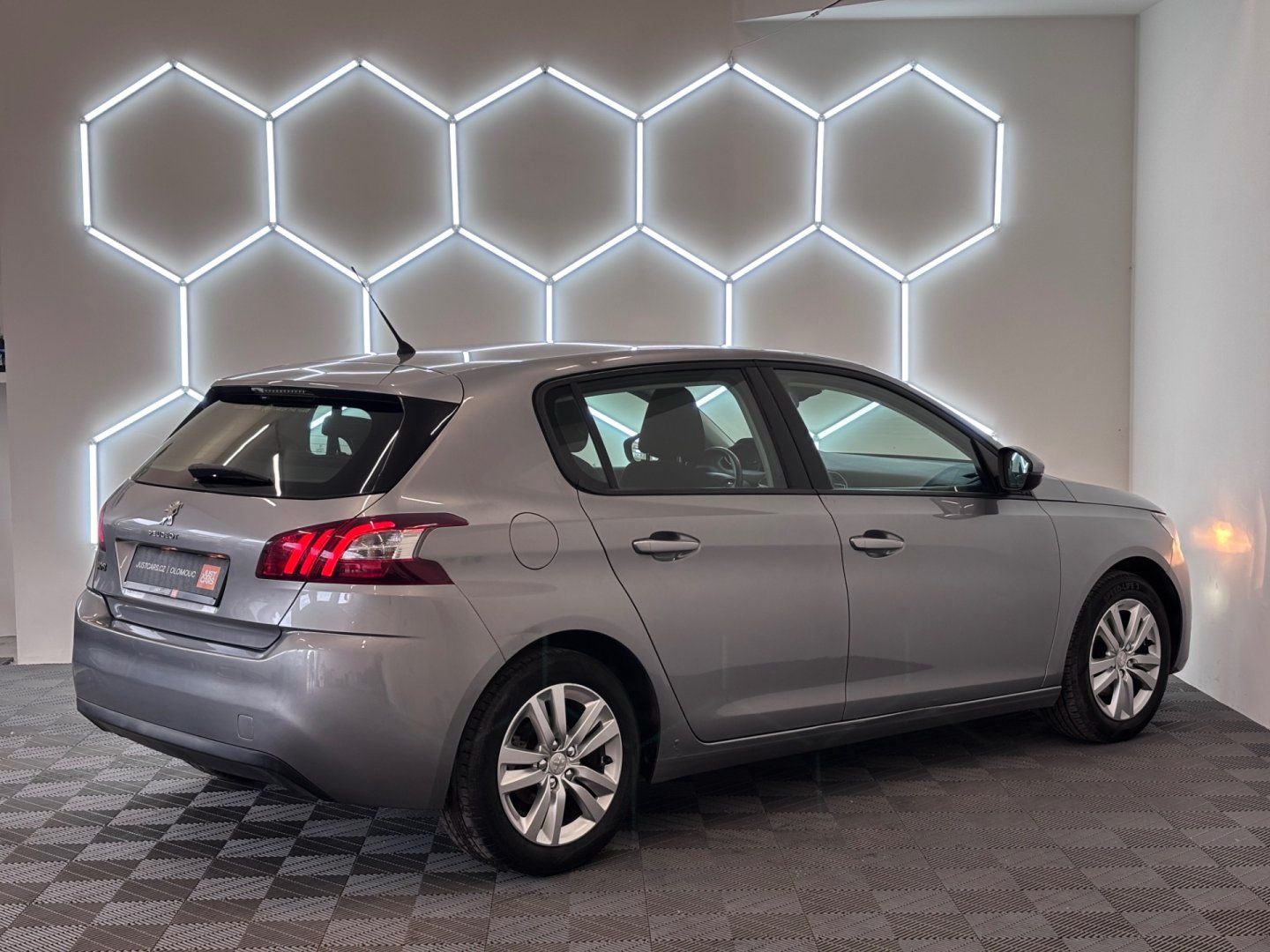 Peugeot 308, 1.6 THP, 92kW, 1.MAJITEL, ČR - fotka 5