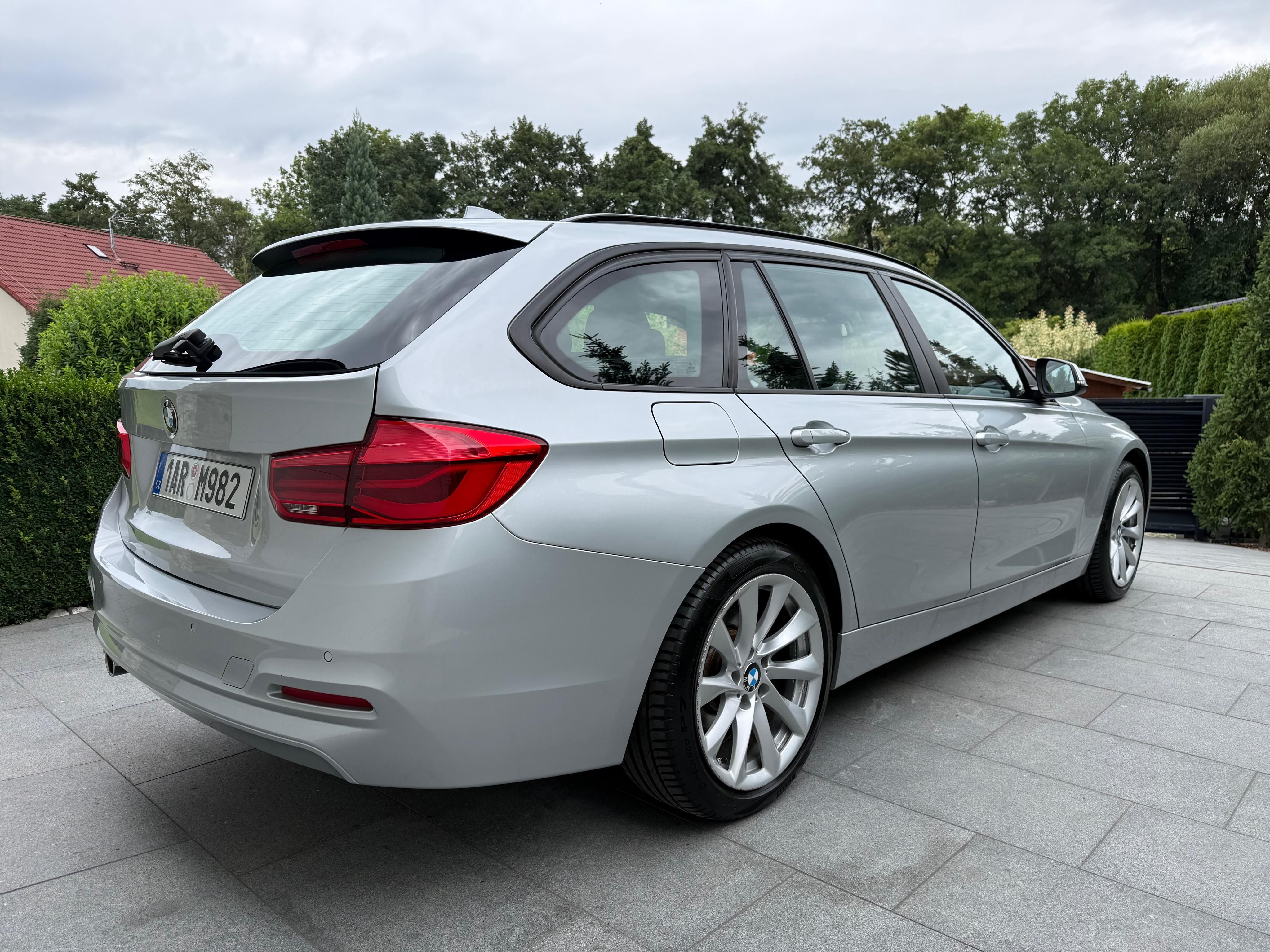 BMW Řada 3, 320d xDrive - fotka 4