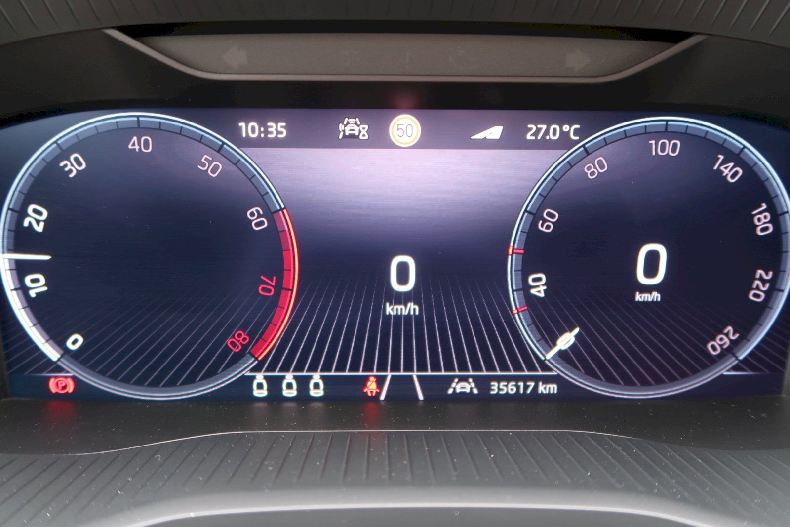 Škoda Karoq, Top Selection 1.5 TSI 110 kW - fotka 6