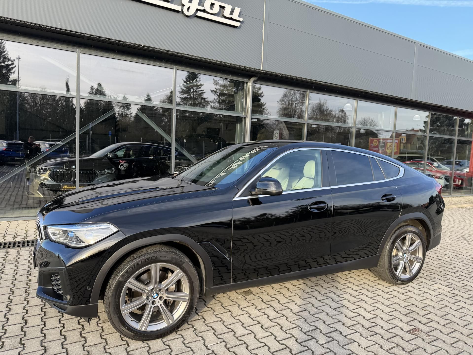 BMW X6, 30XD 210kW LASER TZ R20 CZ!!!! - fotka 2