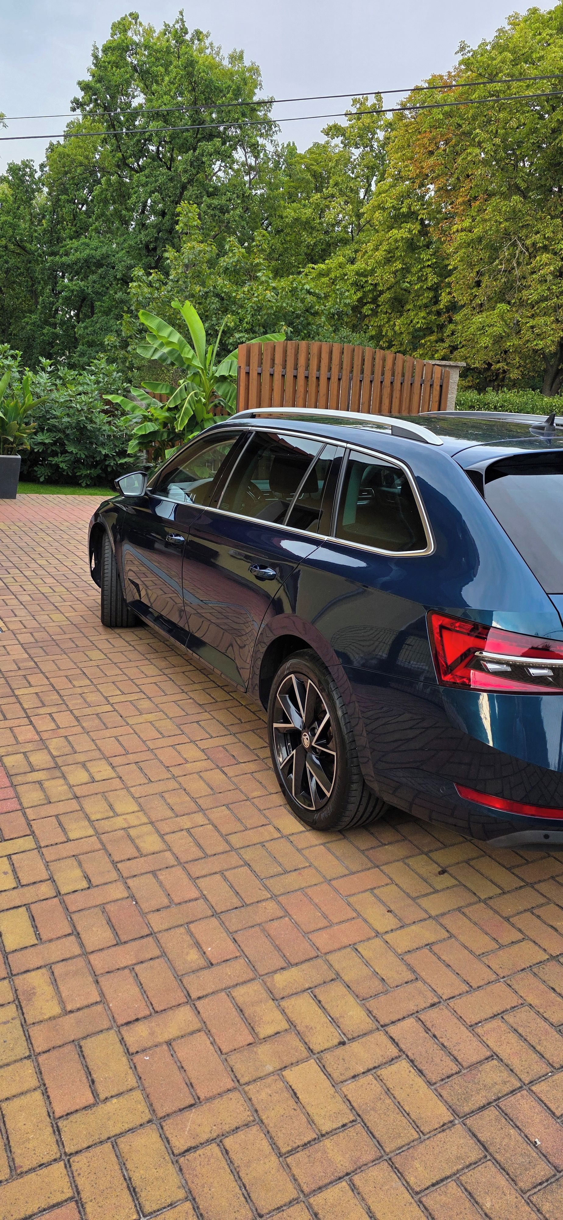 Škoda Superb, Perfektní stav - 1.maj. lékař - fotka 3