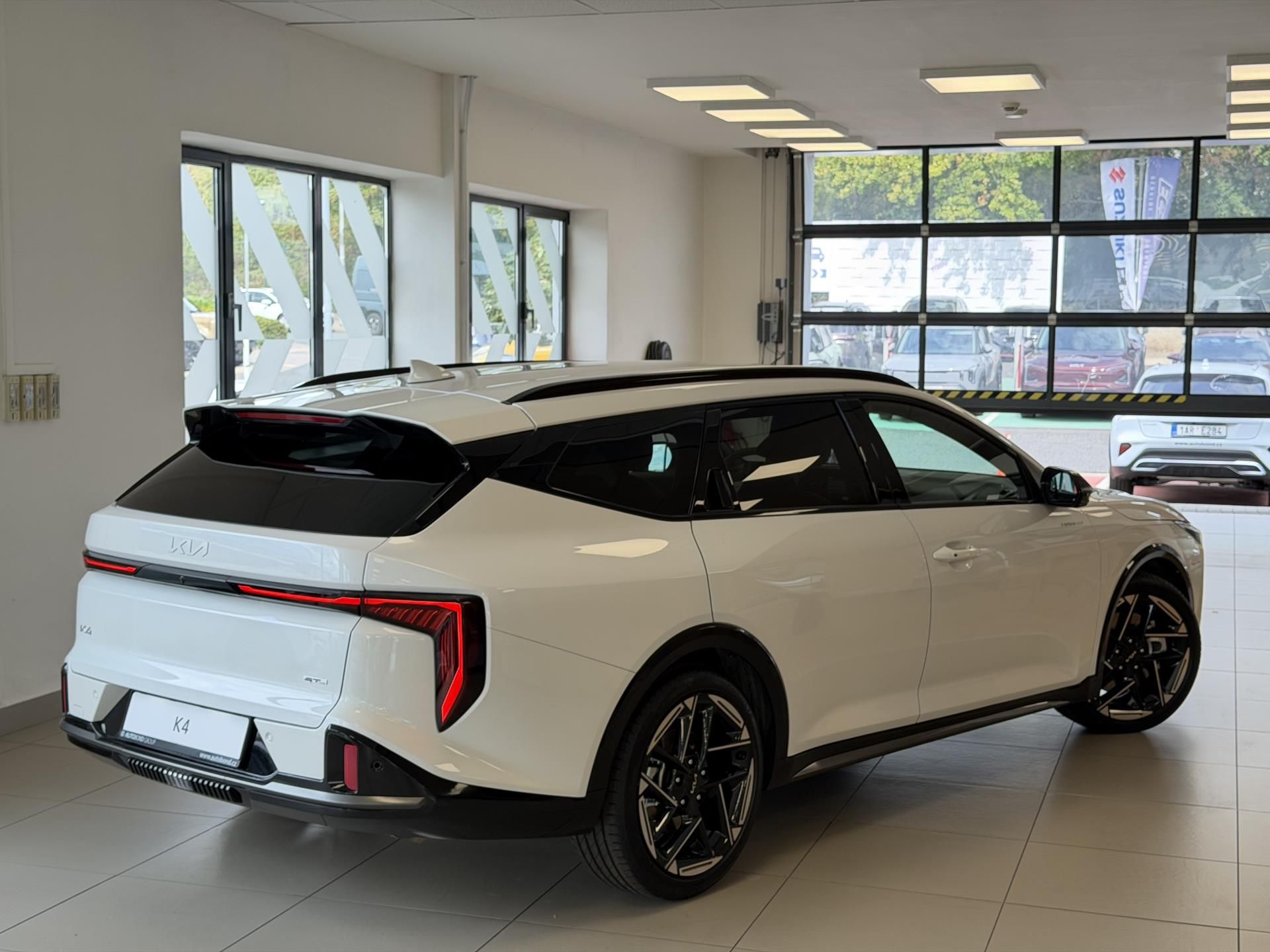 Kia K4, 1,6 T-GDi GPF 7DCT GT-LINE 132 - fotka 2