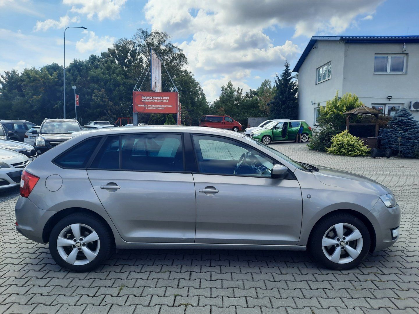 Škoda Rapid, 1.6TDi 77kW*ČR*KLIMA*VYHŘ.SEDA - fotka 4