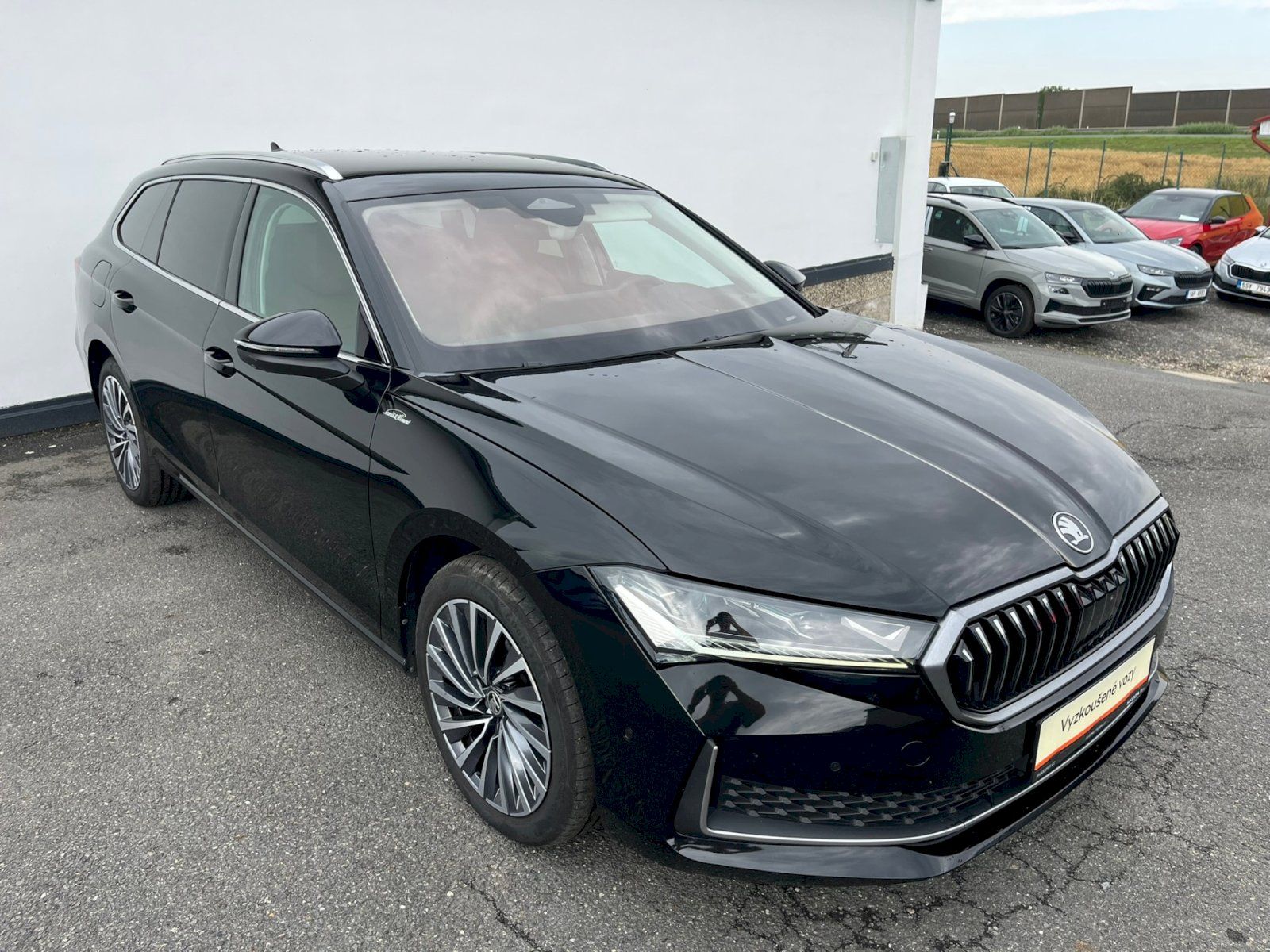 Škoda Superb, SUPERB COMBI L K TD 110/2.0 A7 - fotka 6