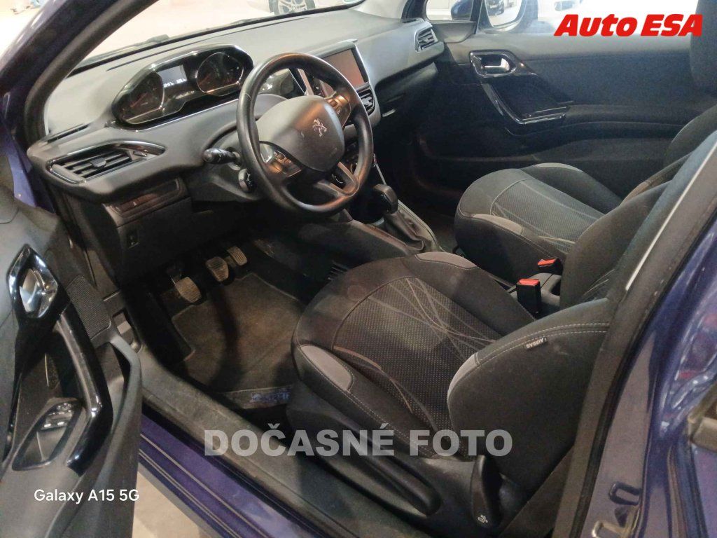 Peugeot 208, 1.2 PT - fotka 3