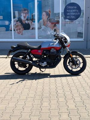 Moto Guzzi V7 III Stone, Corsa 850