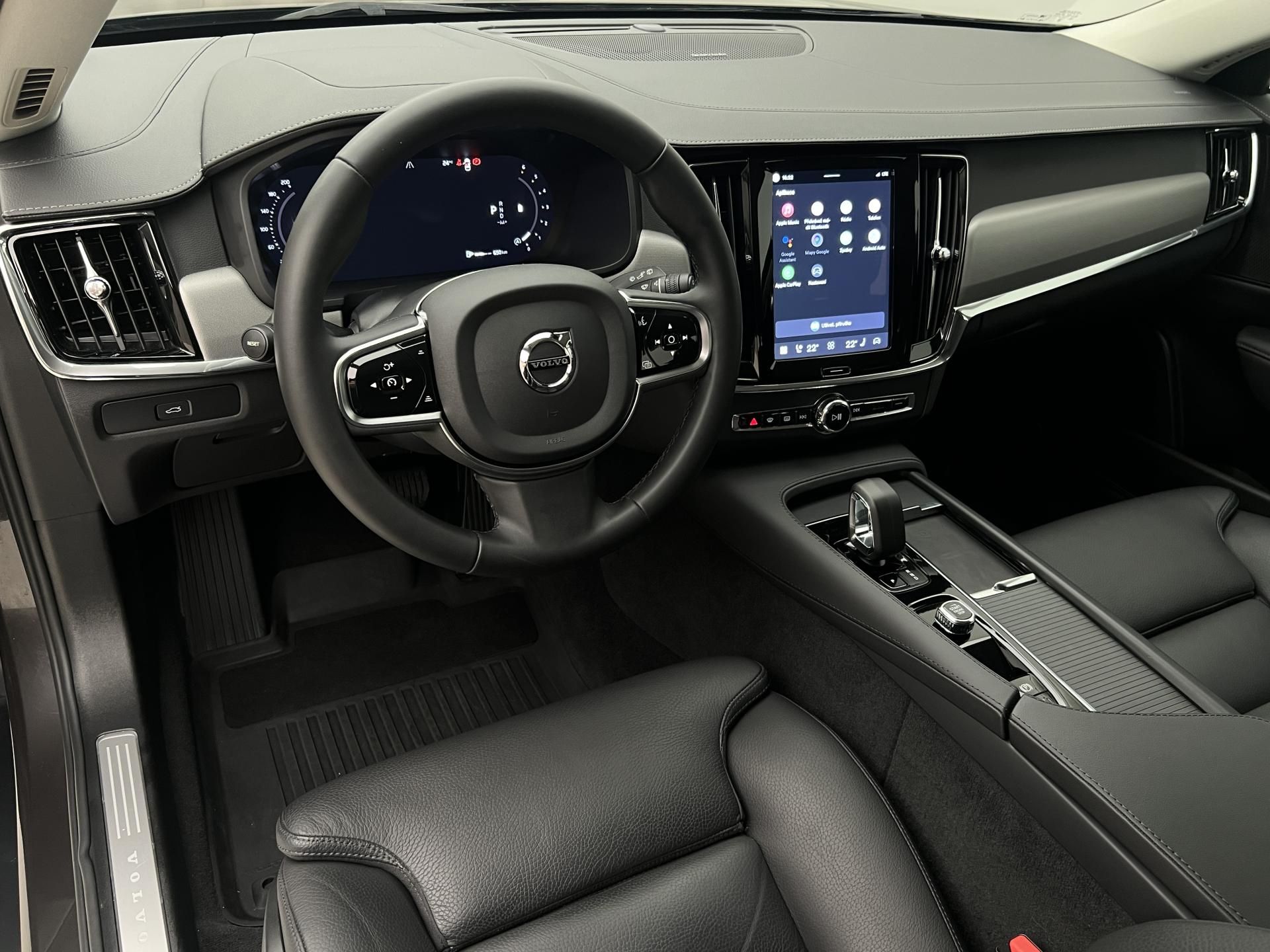Volvo V90, CC B4 AWD BRIGHT PLUS AUT CZ - fotka 4