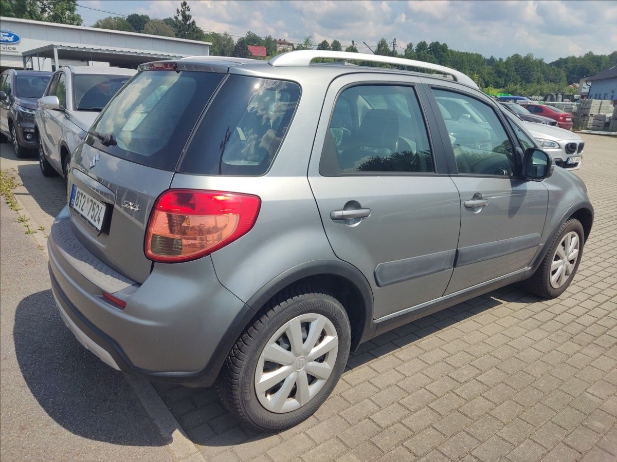 Suzuki SX4, 1,6 VVt 4x2 - fotka 5