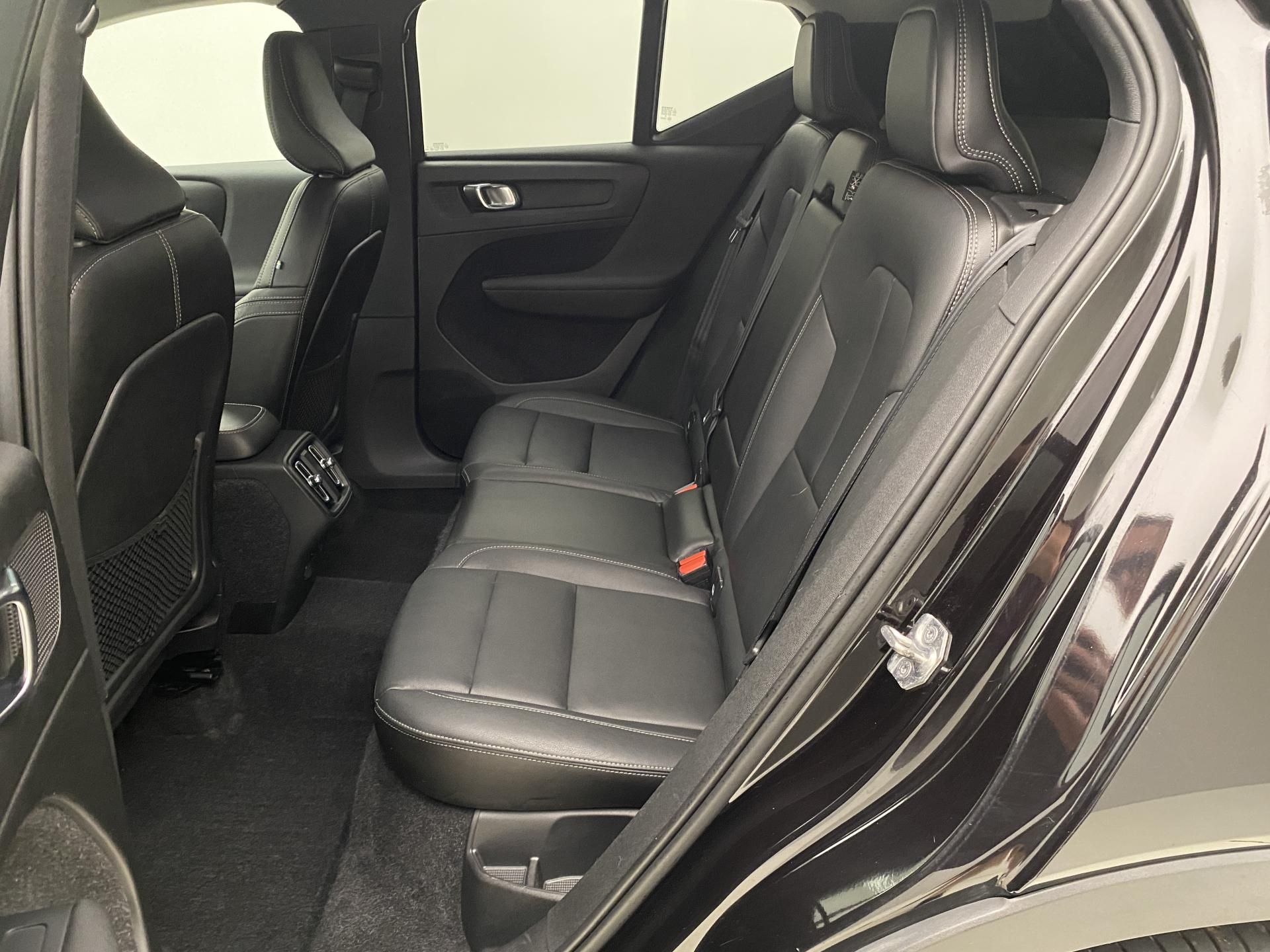 Volvo XC40, T5 AWD MOMENTUM AUT - fotka 5