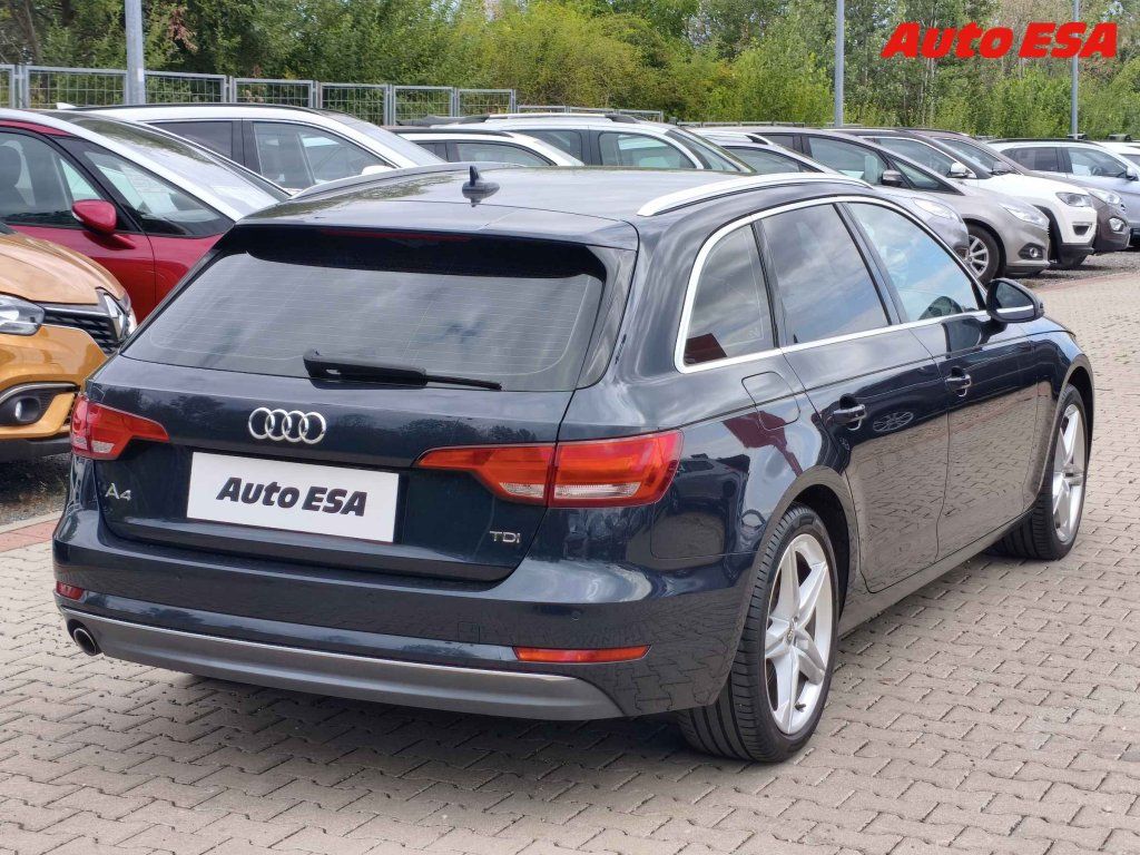 Audi A4, 2.0 TDi,navi - fotka 4