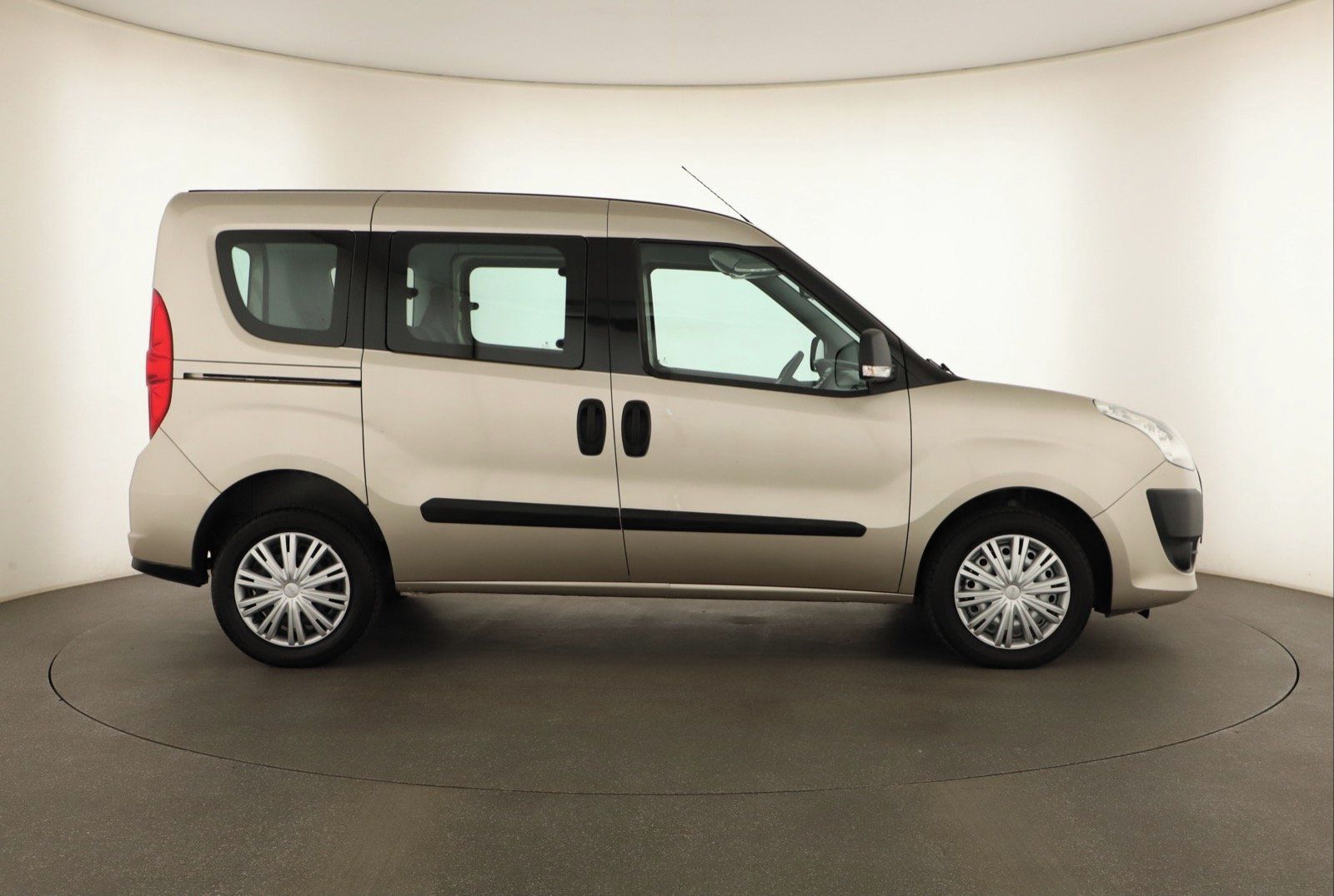 Fiat Dobló, 1.3 MultiJet, 5Míst, Klima, ČR - fotka 6