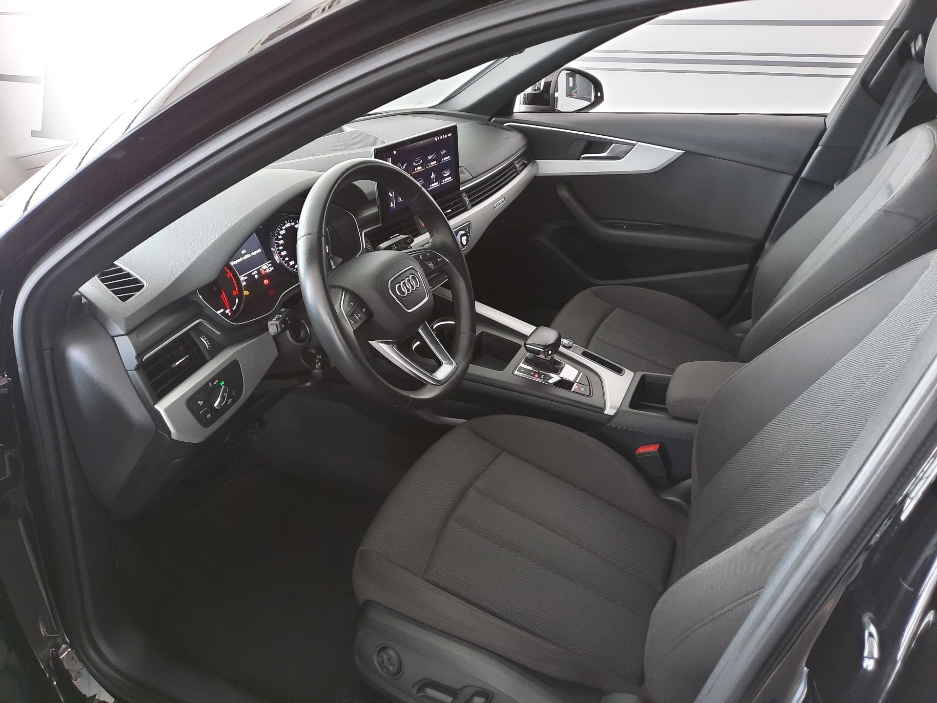 Audi A4 Avant, 45 TFSI quattro (195kW/265k) S - fotka 6