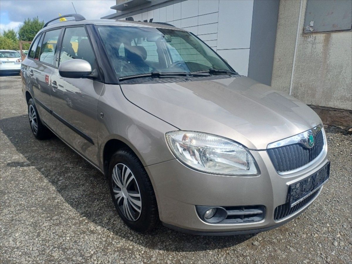 Škoda Fabia, 1,4 16V  kombi - fotka 3