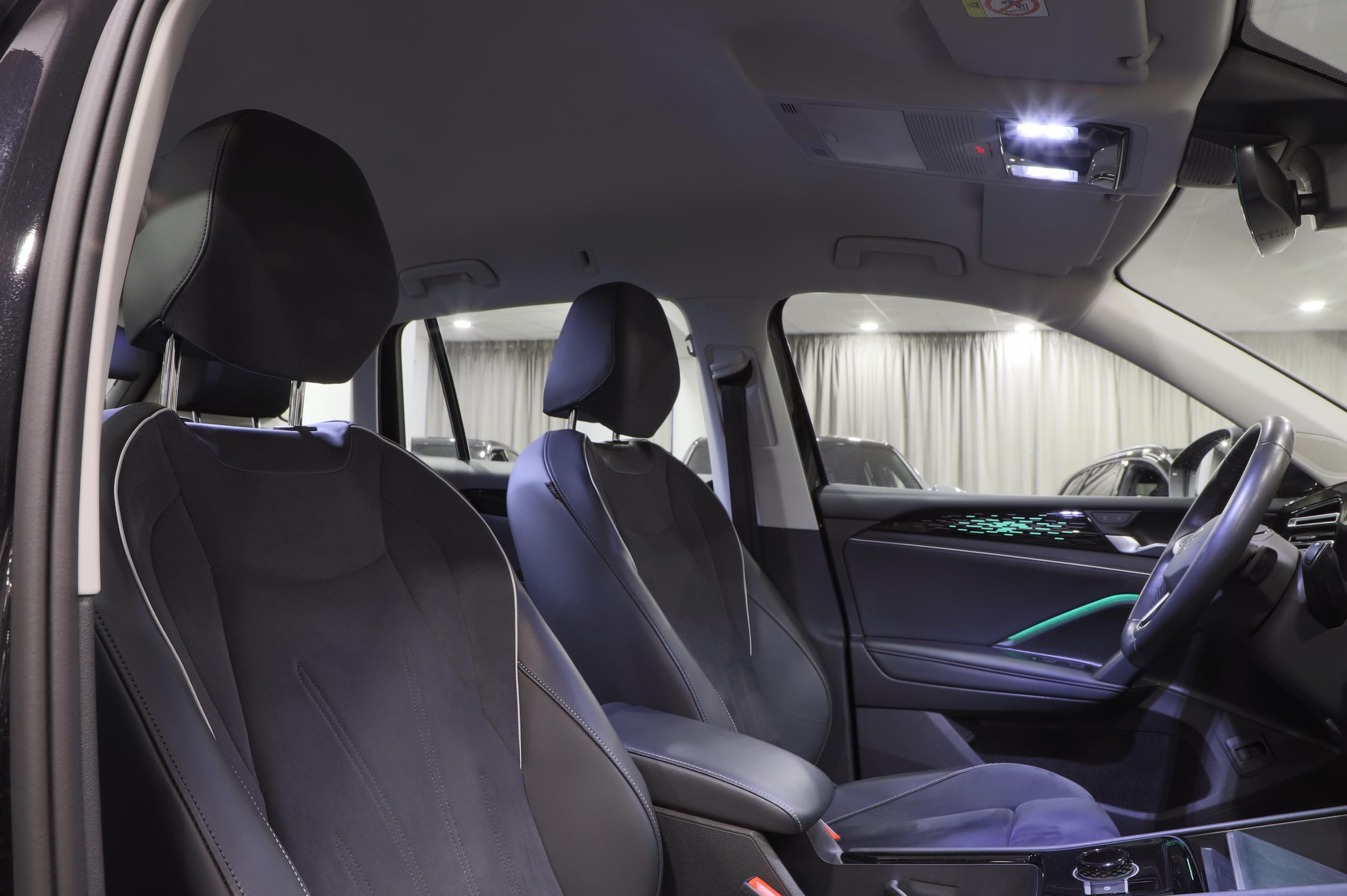 Volkswagen Tiguan, Elegance 2.0 TDI 110kW DSG - fotka 5
