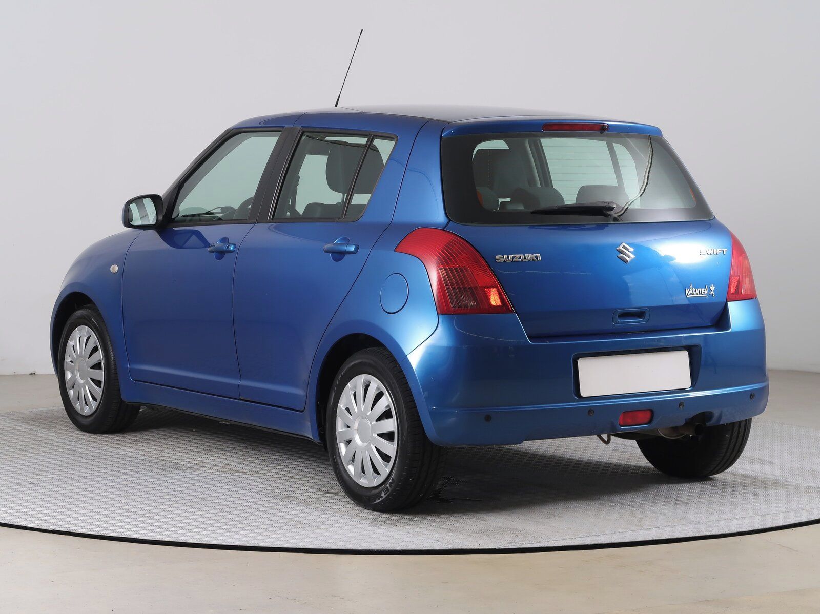 Suzuki Swift, 1.3, servisované - fotka 4