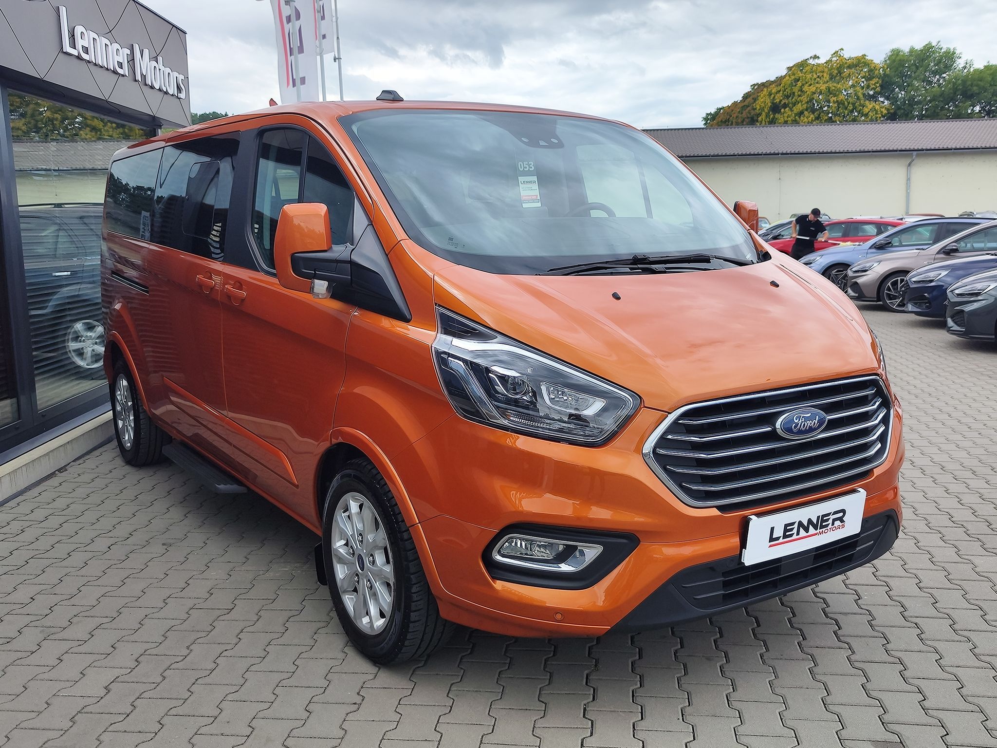 Ford Tourneo Custom, 2.0 EcoBlue/136kW Titanium L2 - fotka 3