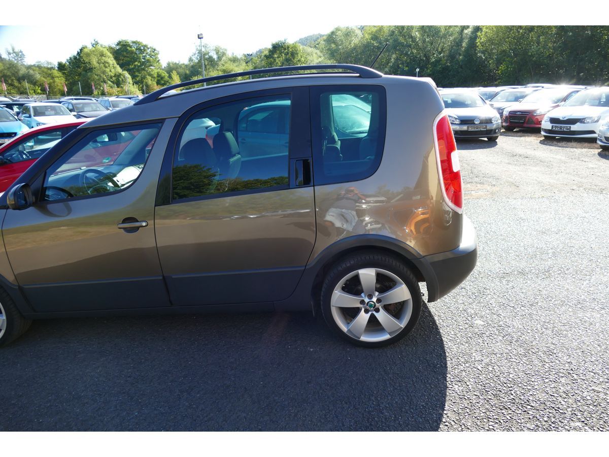 Škoda Roomster, SCOUT 1,2TSI 63KW KLIMA - fotka 5