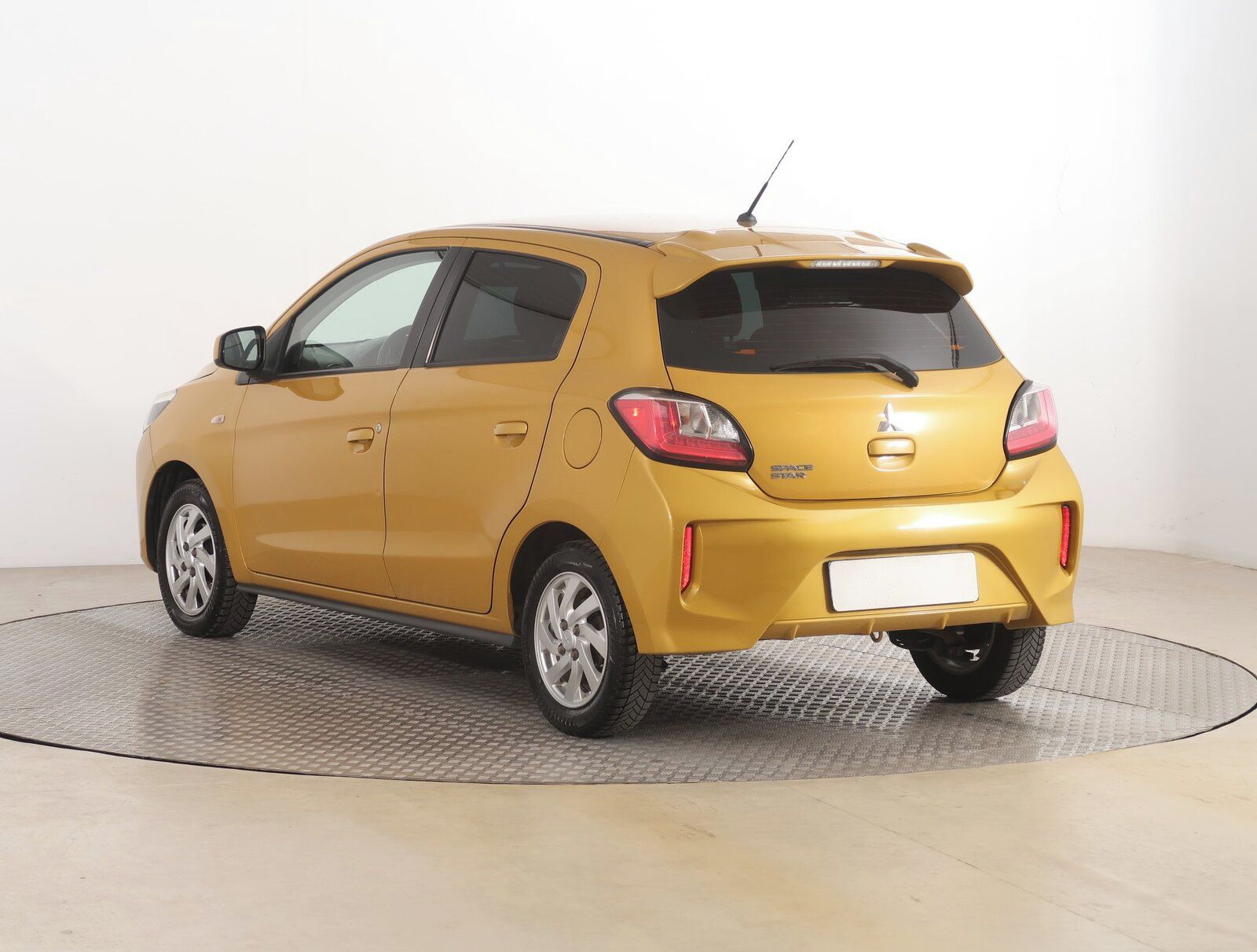 Mitsubishi Space Star, 1.2 MIVEC, Serv.kniha - fotka 4