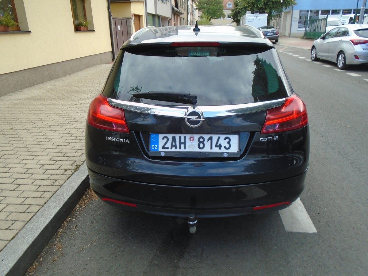 Opel Insignia, 2.0 CDTi Combi 4X4 Automat - fotka 5