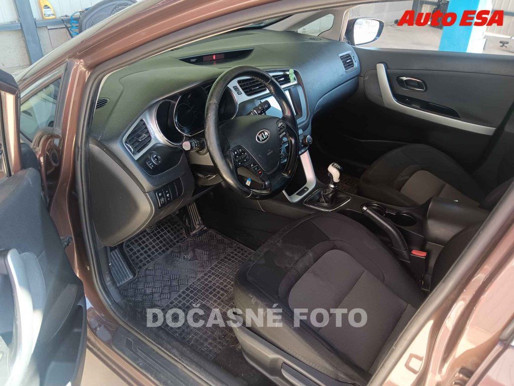 Kia Cee´d, 1.6 GDi,ČR - fotka 3