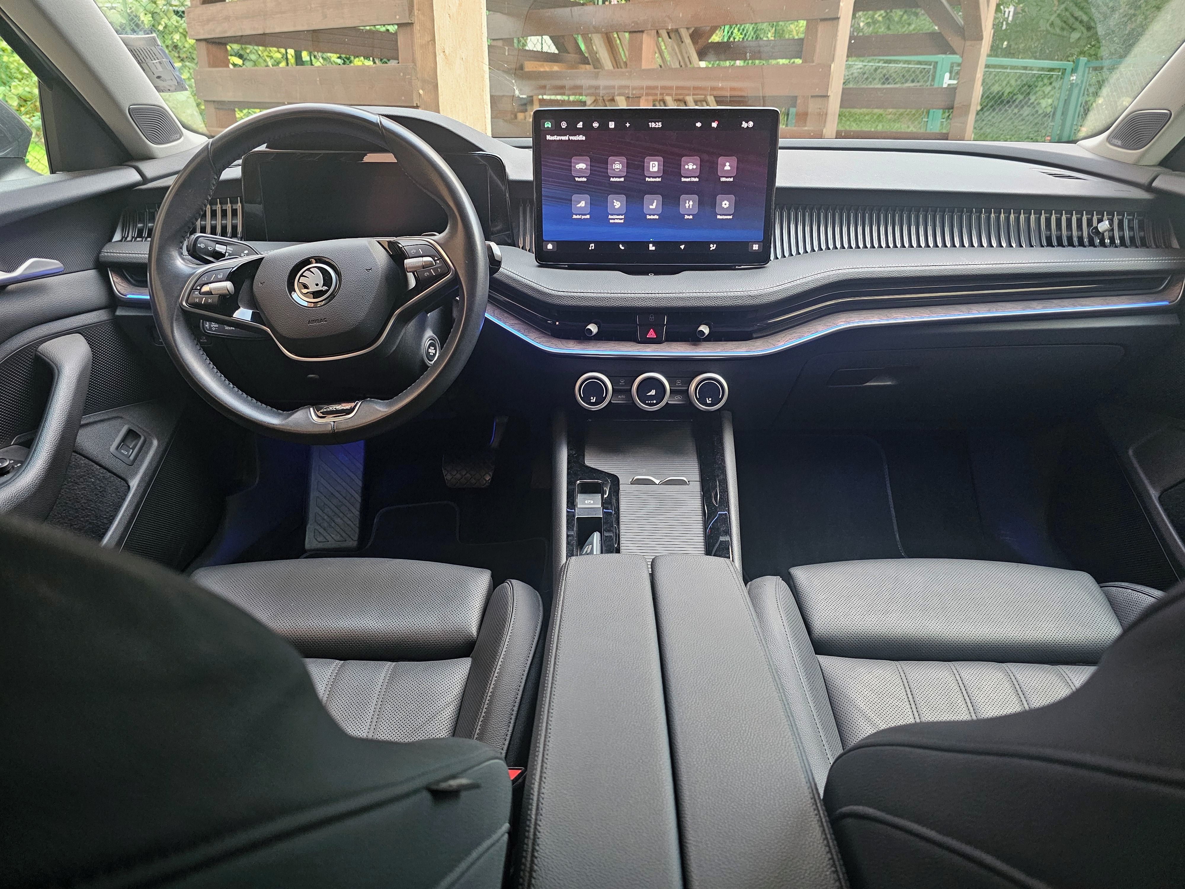 Škoda Superb, Škoda Superb 2.0 195 kW L&K - fotka 4