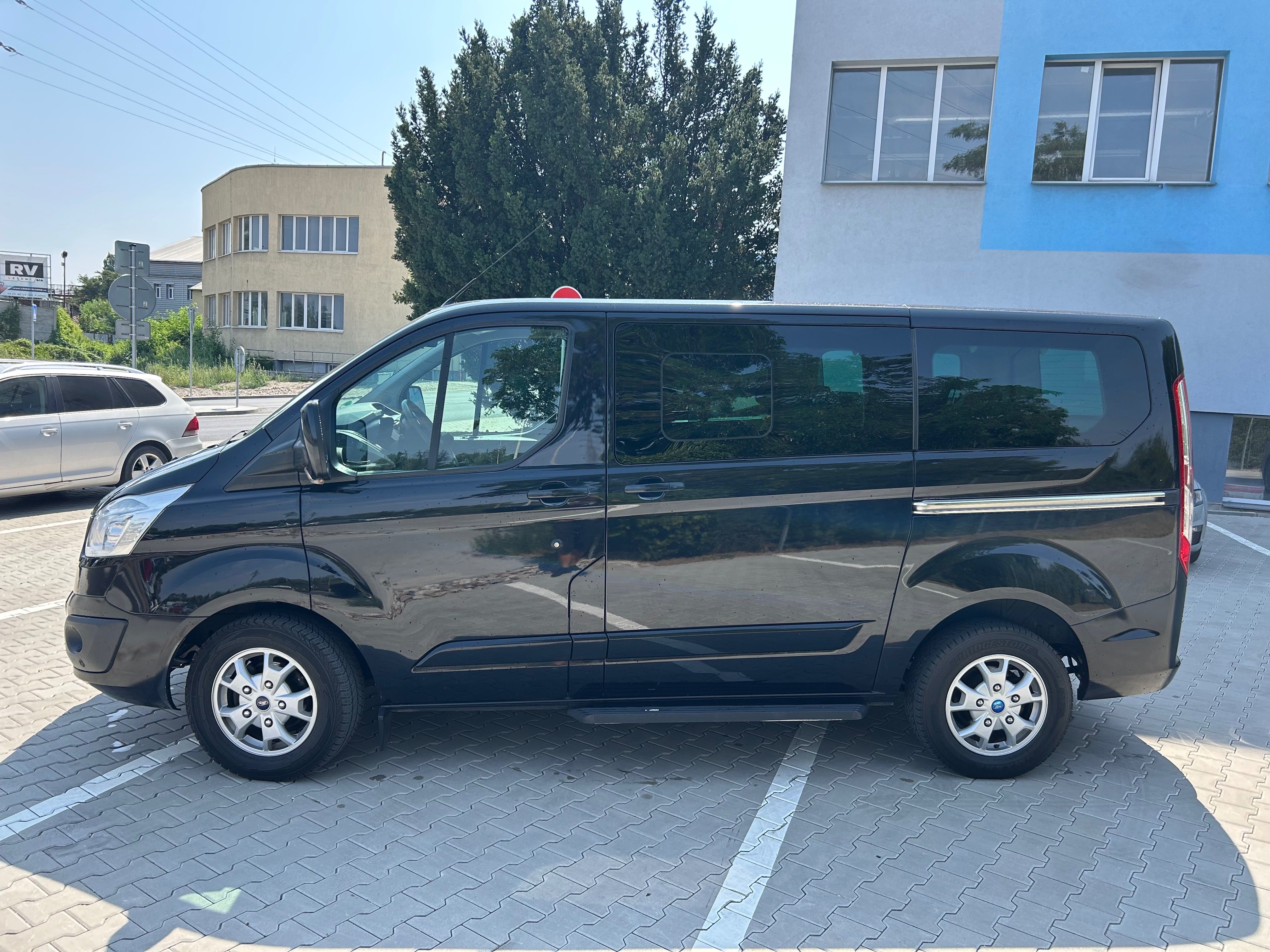 Ford Tourneo Custom, 2.2 TDCI 114kw TITANIUM - fotka 4